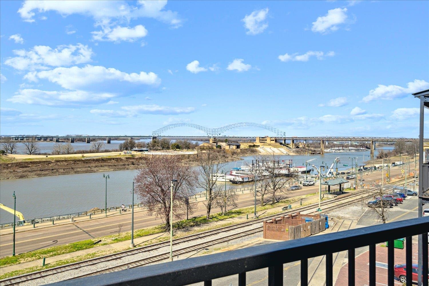 50 GAYOSO AVE Unit: 401