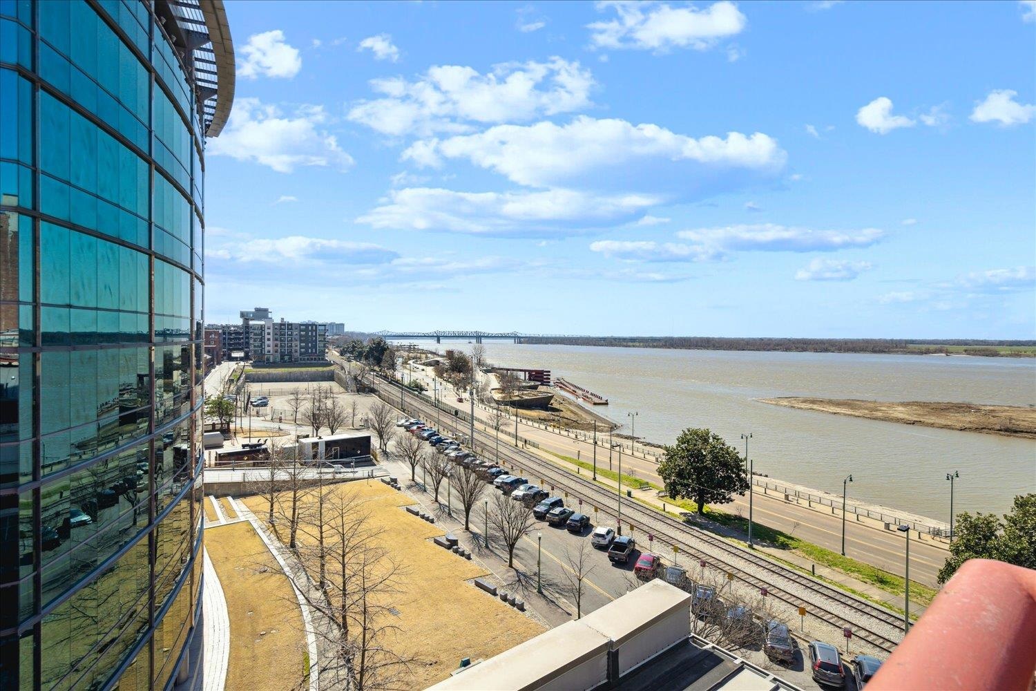 50 GAYOSO AVE Unit: 401