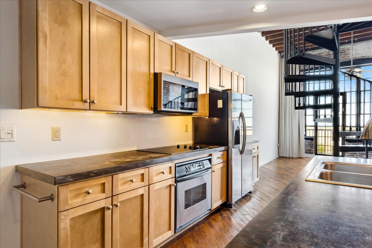 50 GAYOSO AVE Unit: 401
