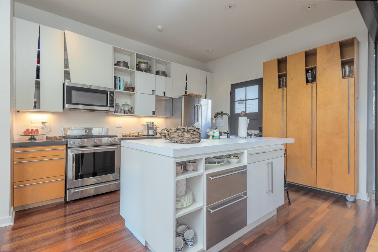 186 HARBOR ISLE CIR N