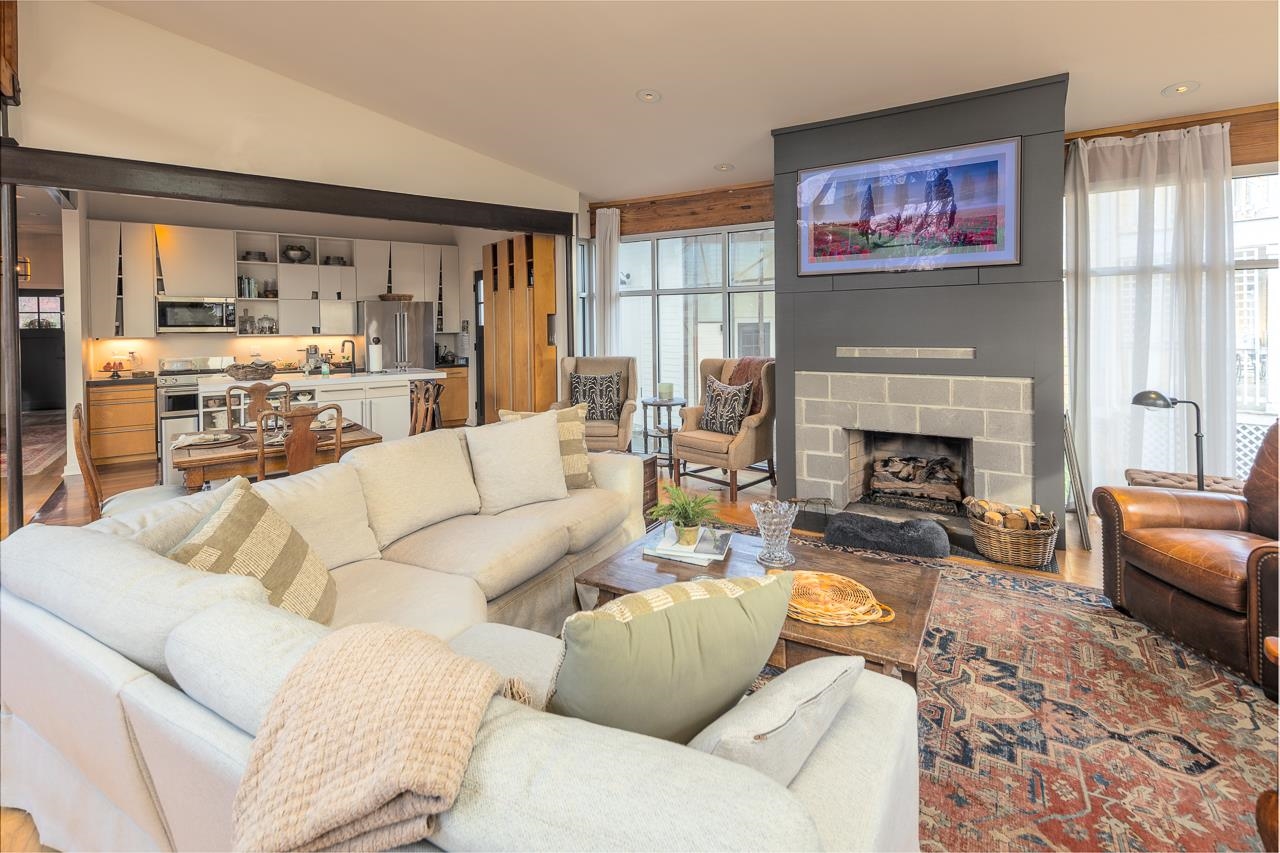 186 HARBOR ISLE CIR N