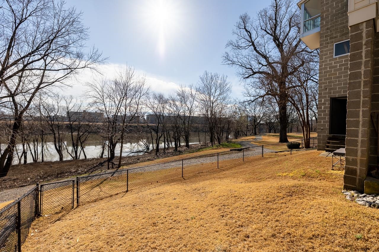 186 HARBOR ISLE CIR N