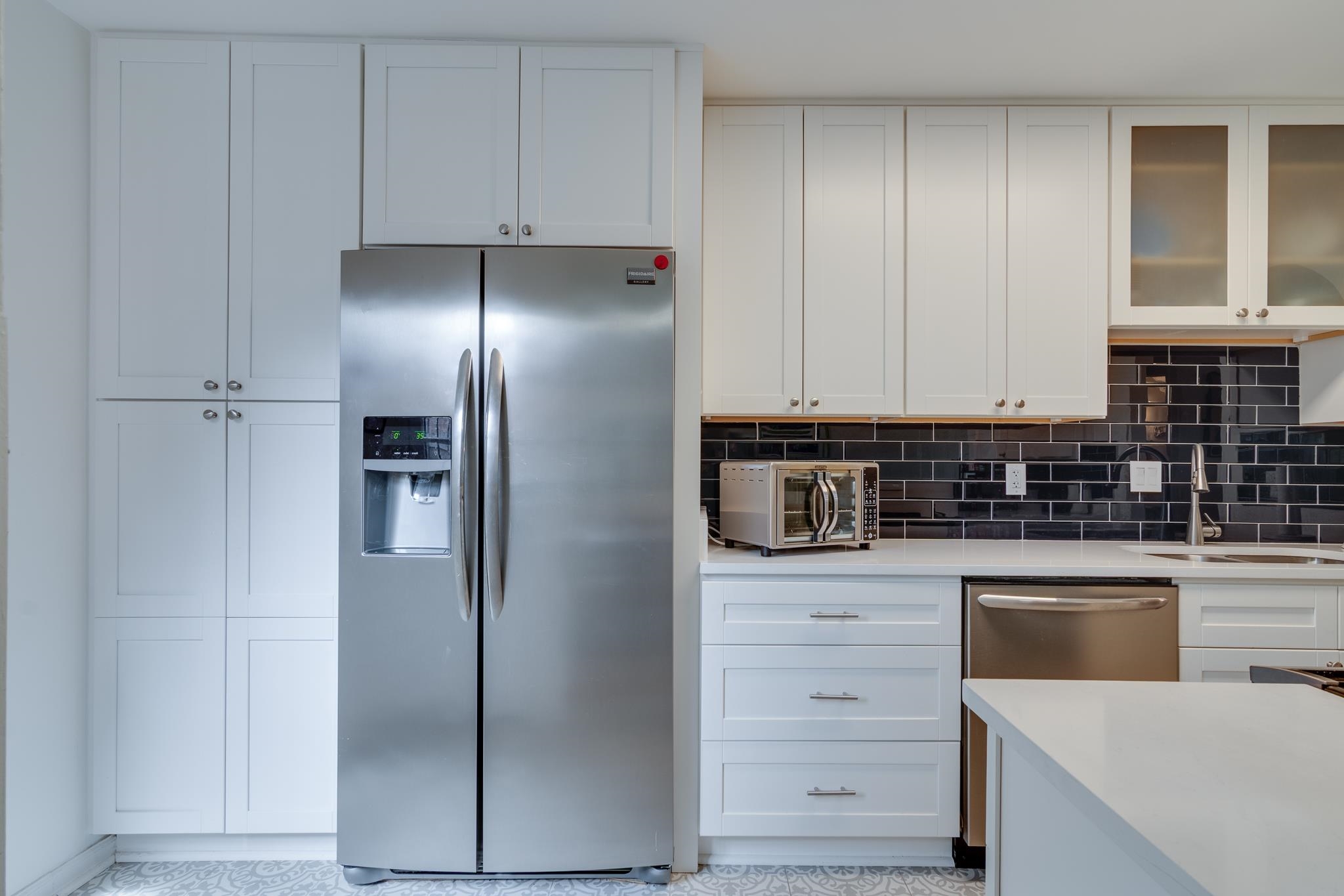 513 PEABODY SQ Unit: 513