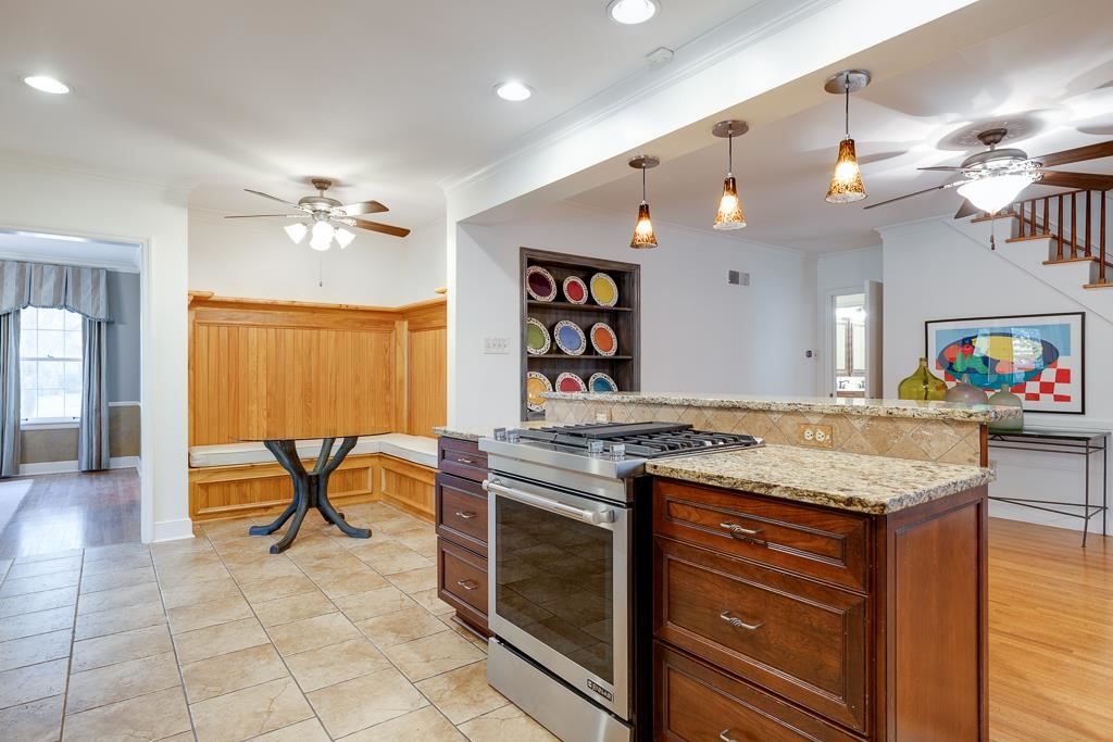 359 ROSELAND PL