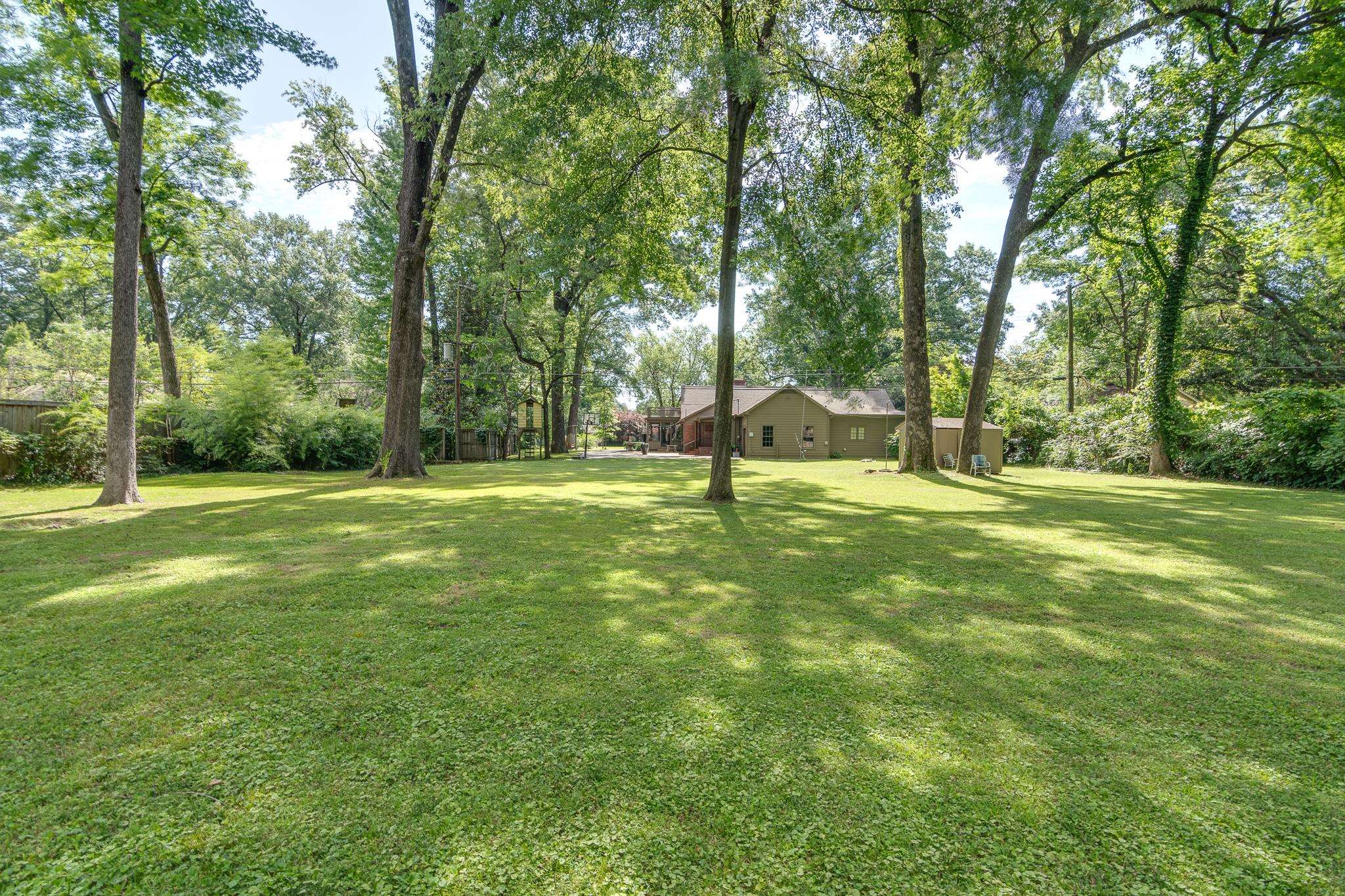 359 ROSELAND PL