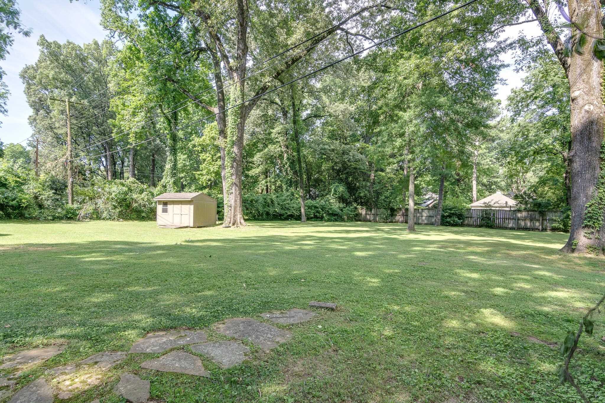 359 ROSELAND PL