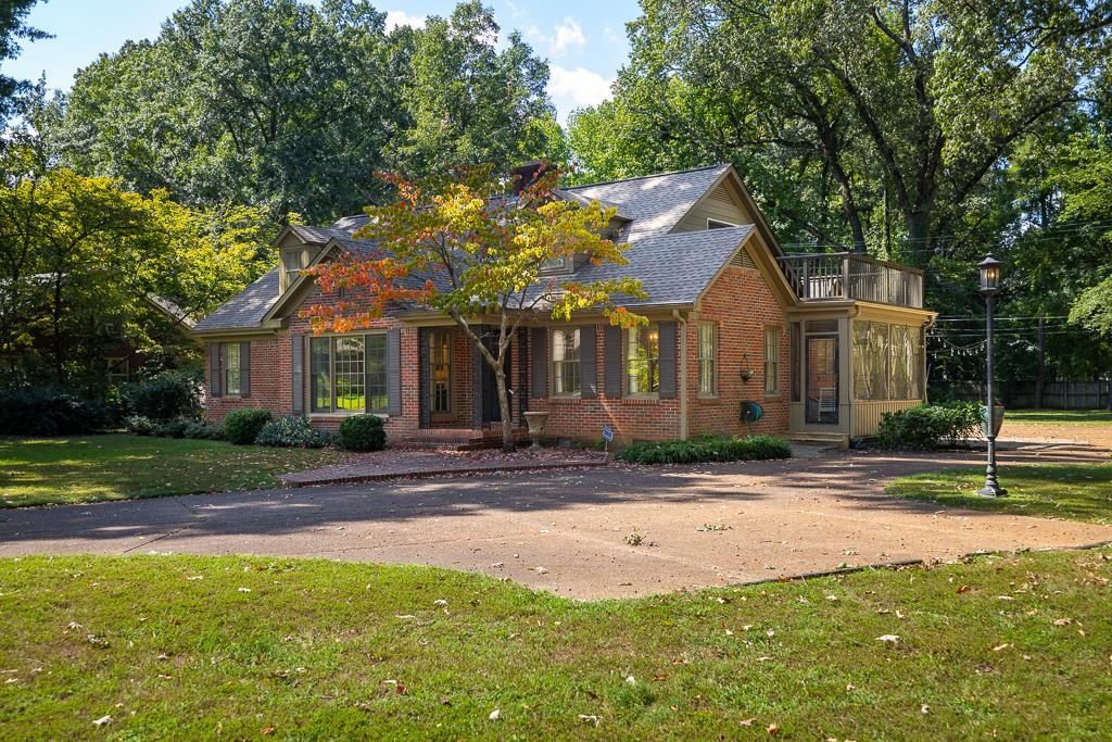359 ROSELAND PL