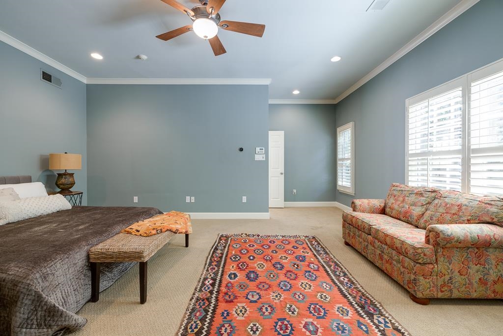359 ROSELAND PL