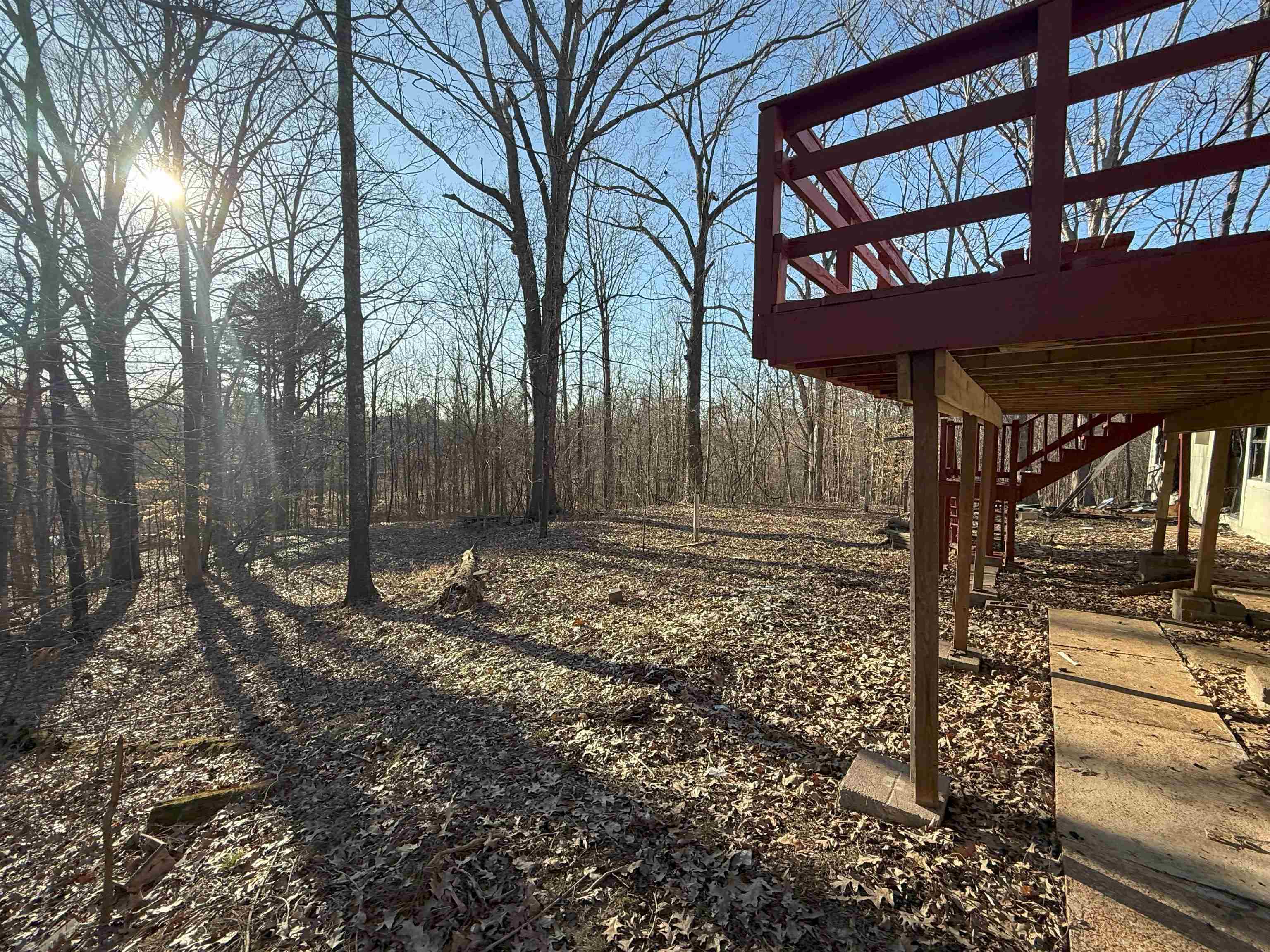 633 DOGWOOD LN