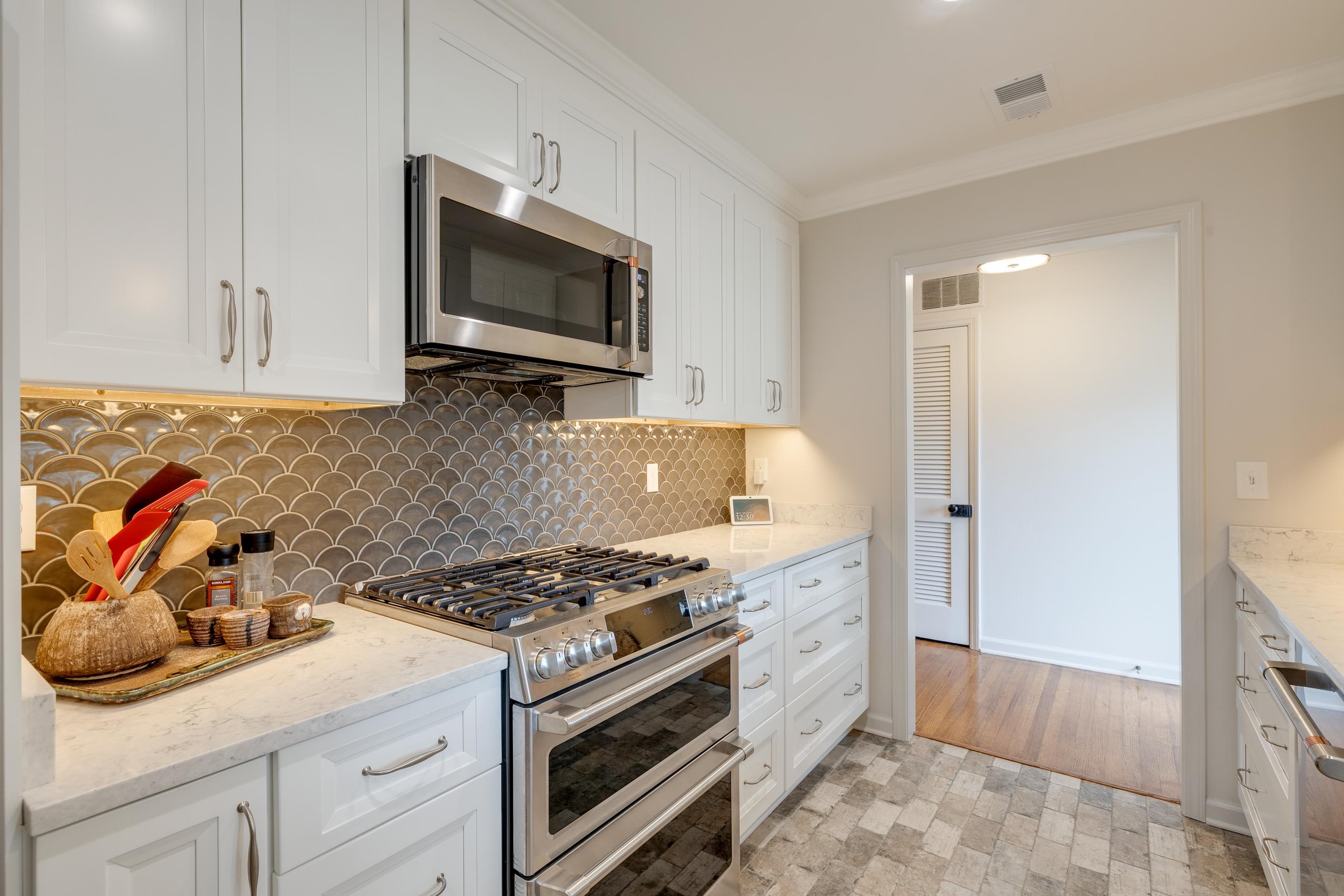 115 E CHARLOTTE CIR