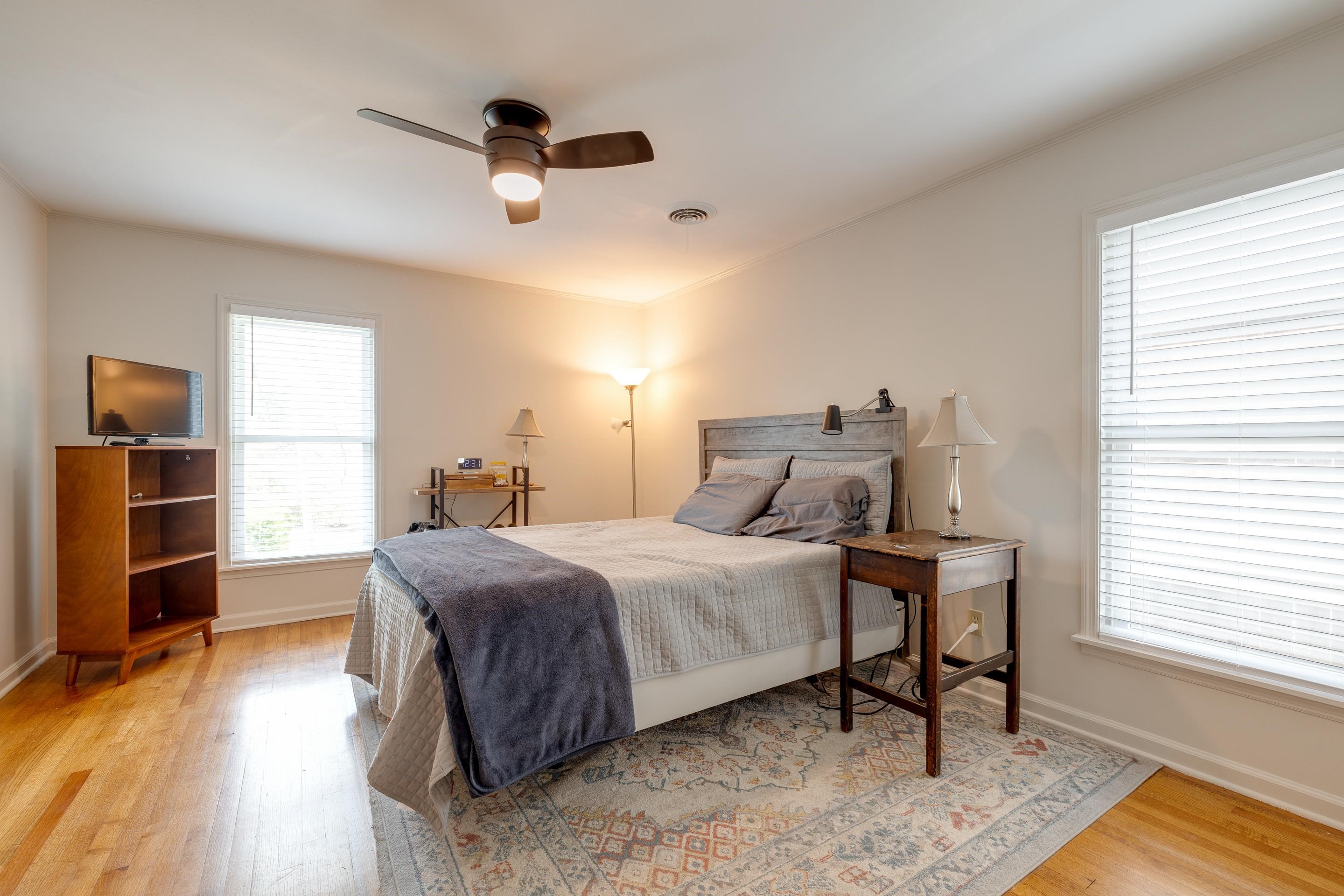 115 E CHARLOTTE CIR