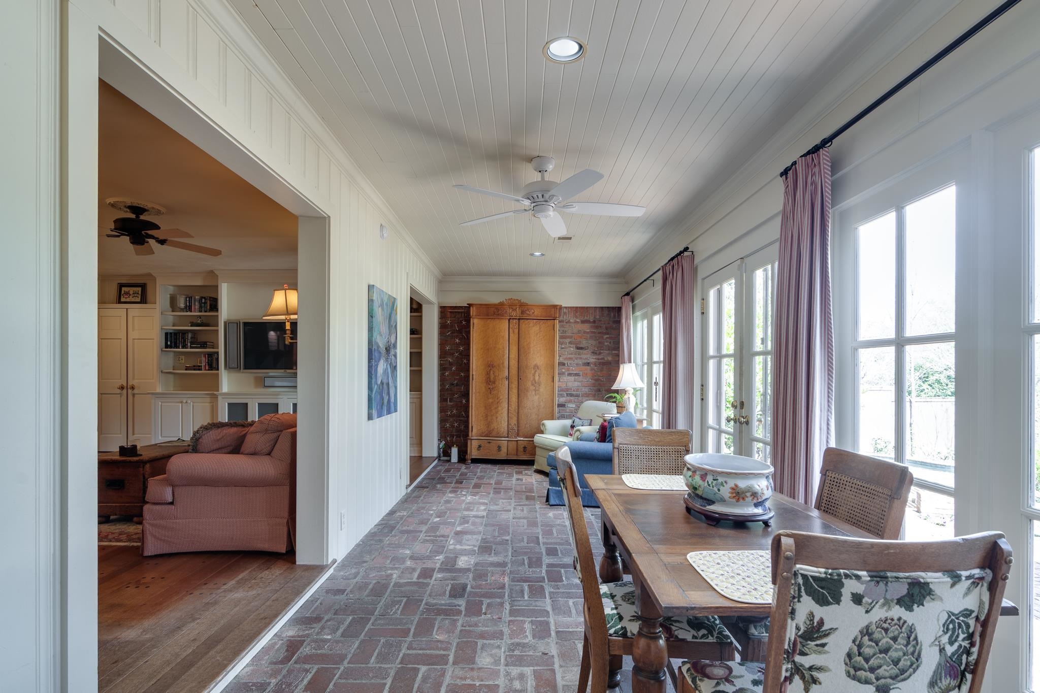 102 WOOD GROVE RD