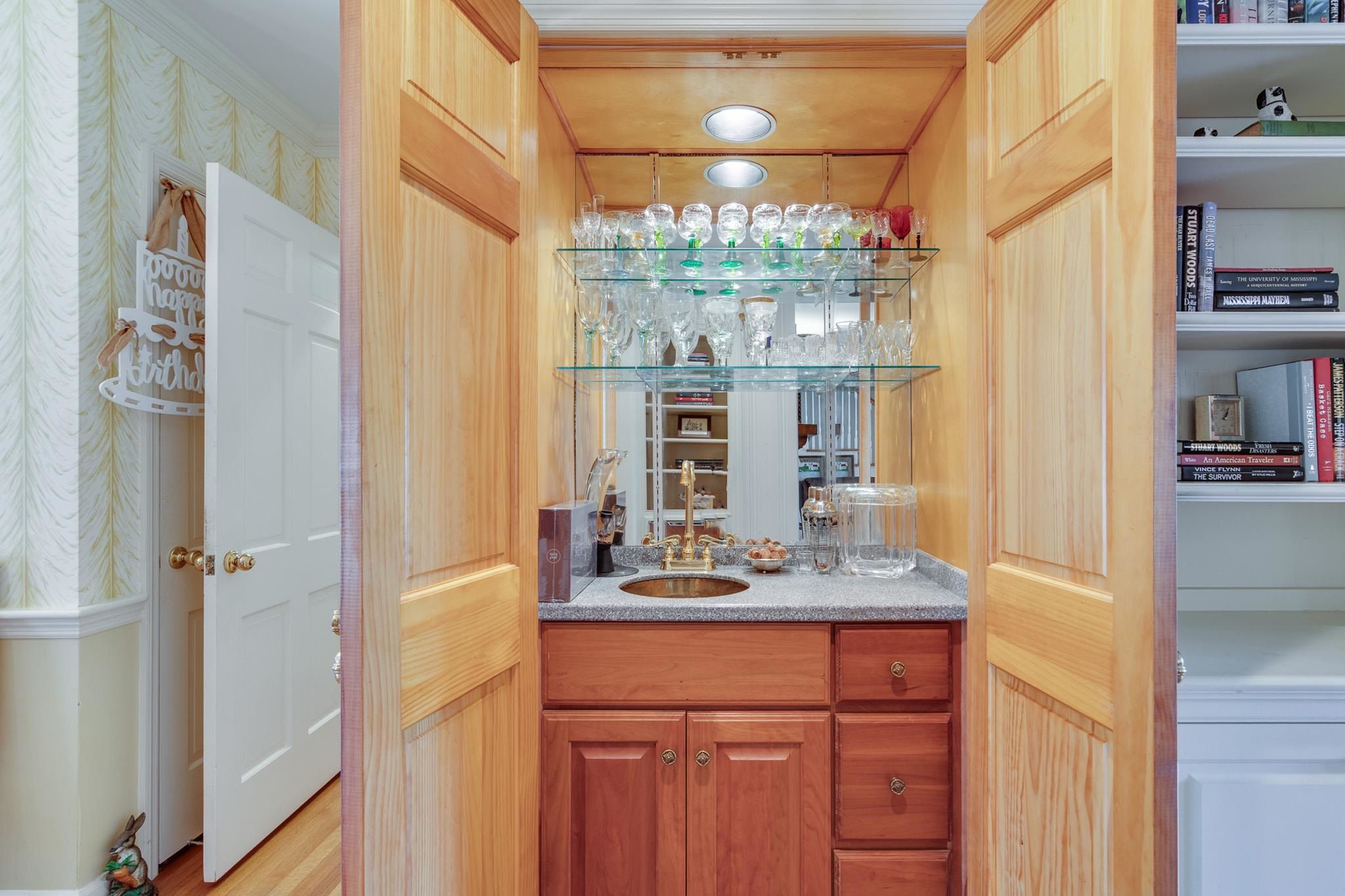 102 WOOD GROVE RD