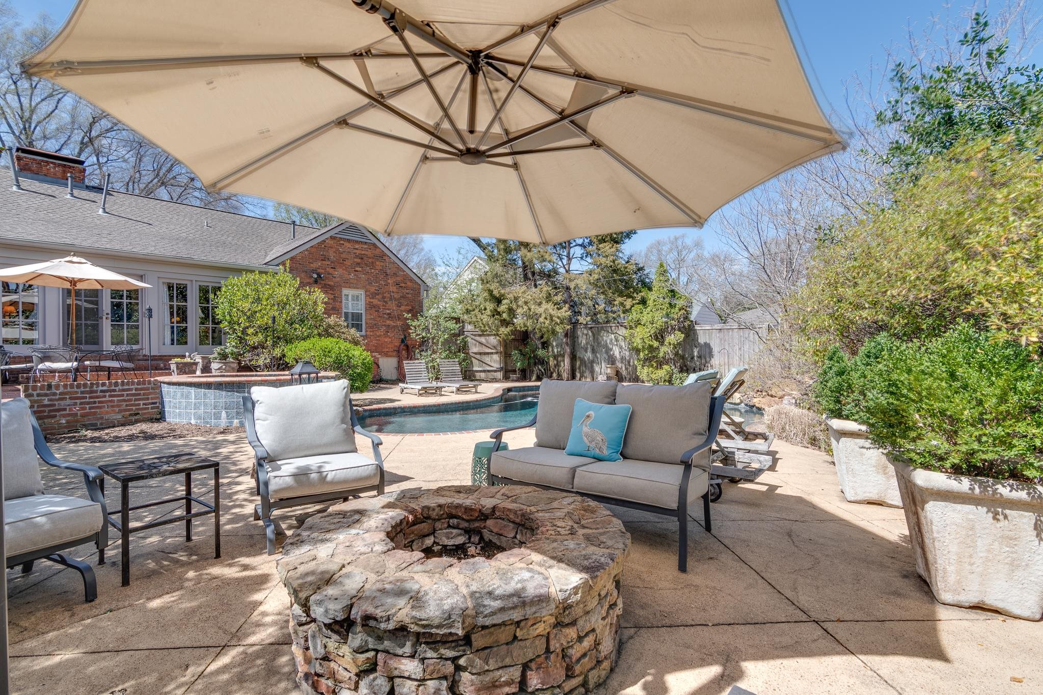 102 WOOD GROVE RD