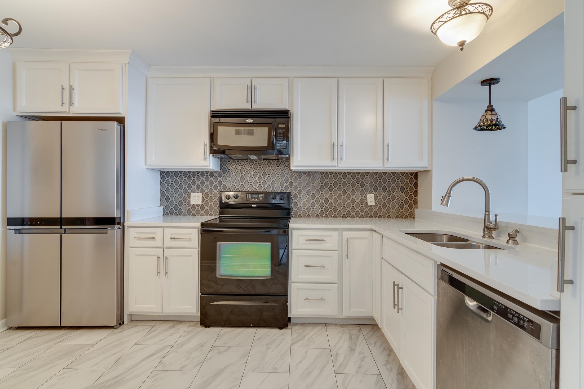 200 WAGNER PL Unit: 605