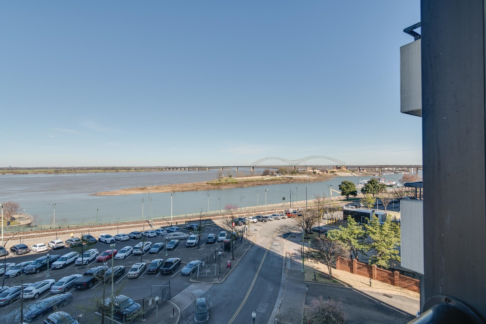 200 WAGNER PL Unit: 605