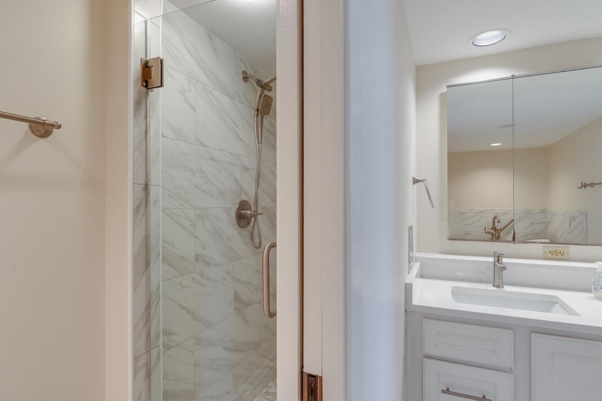 200 WAGNER PL Unit: 605