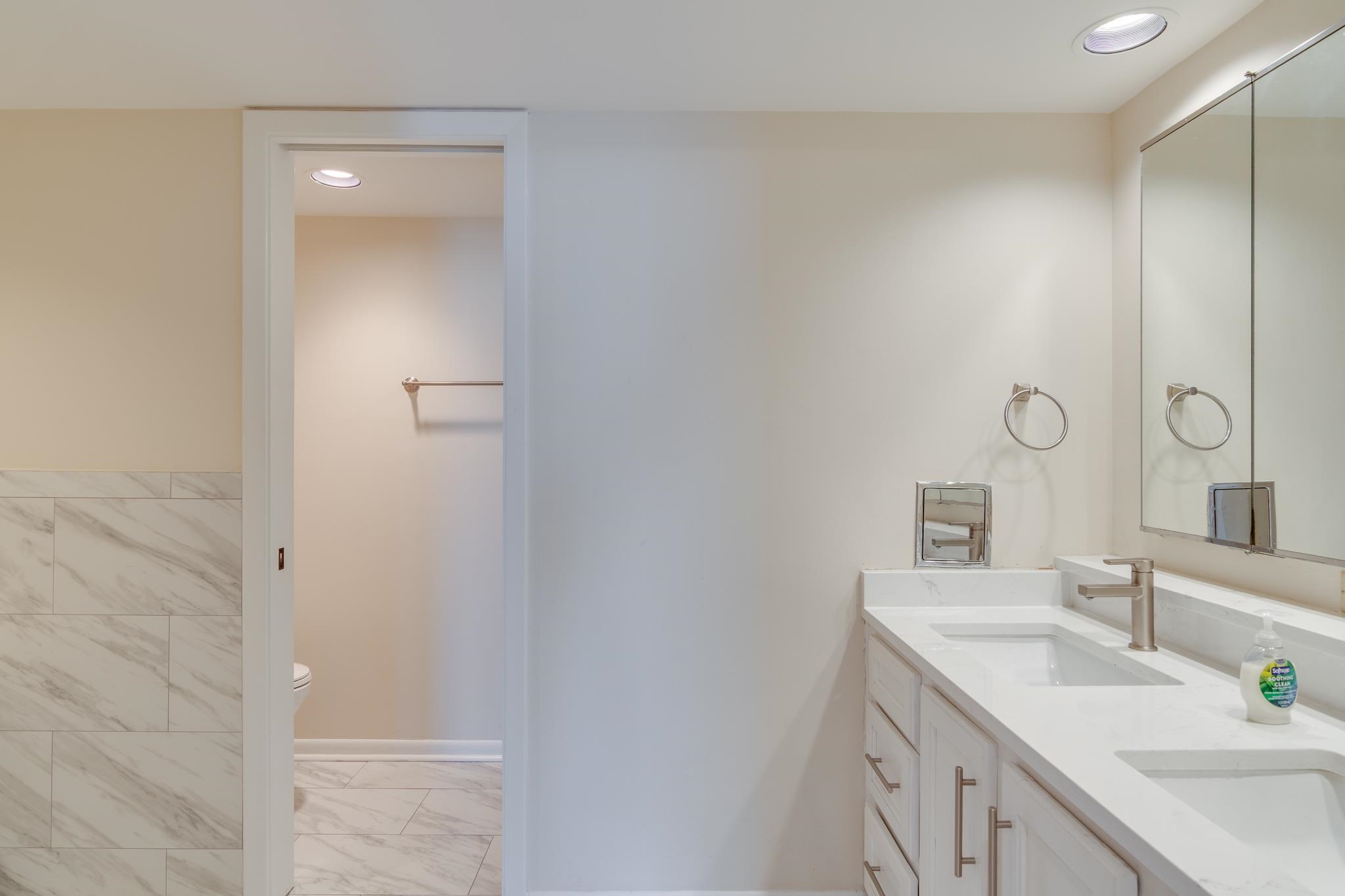 200 WAGNER PL Unit: 605