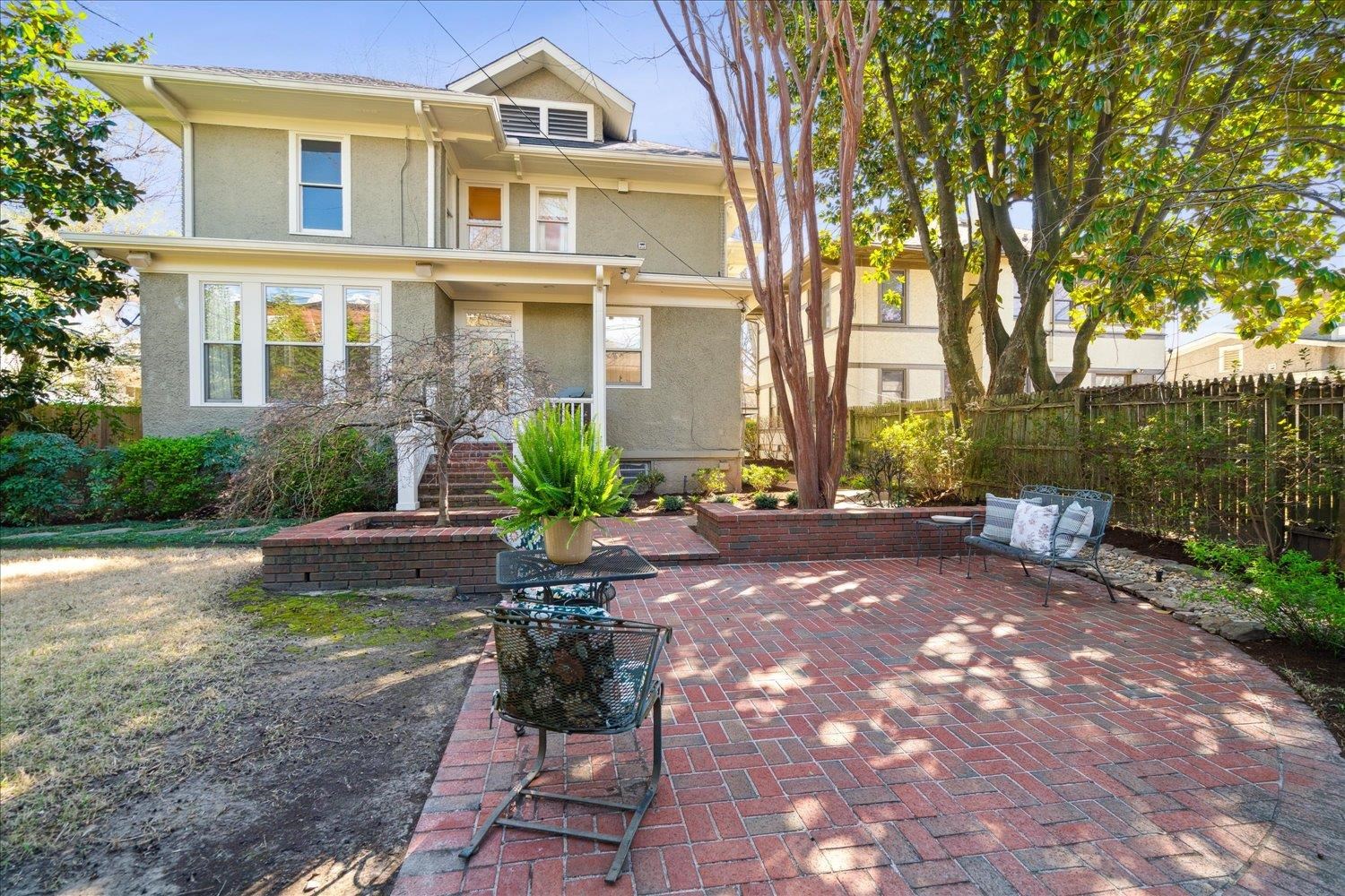 1776 CARR AVE