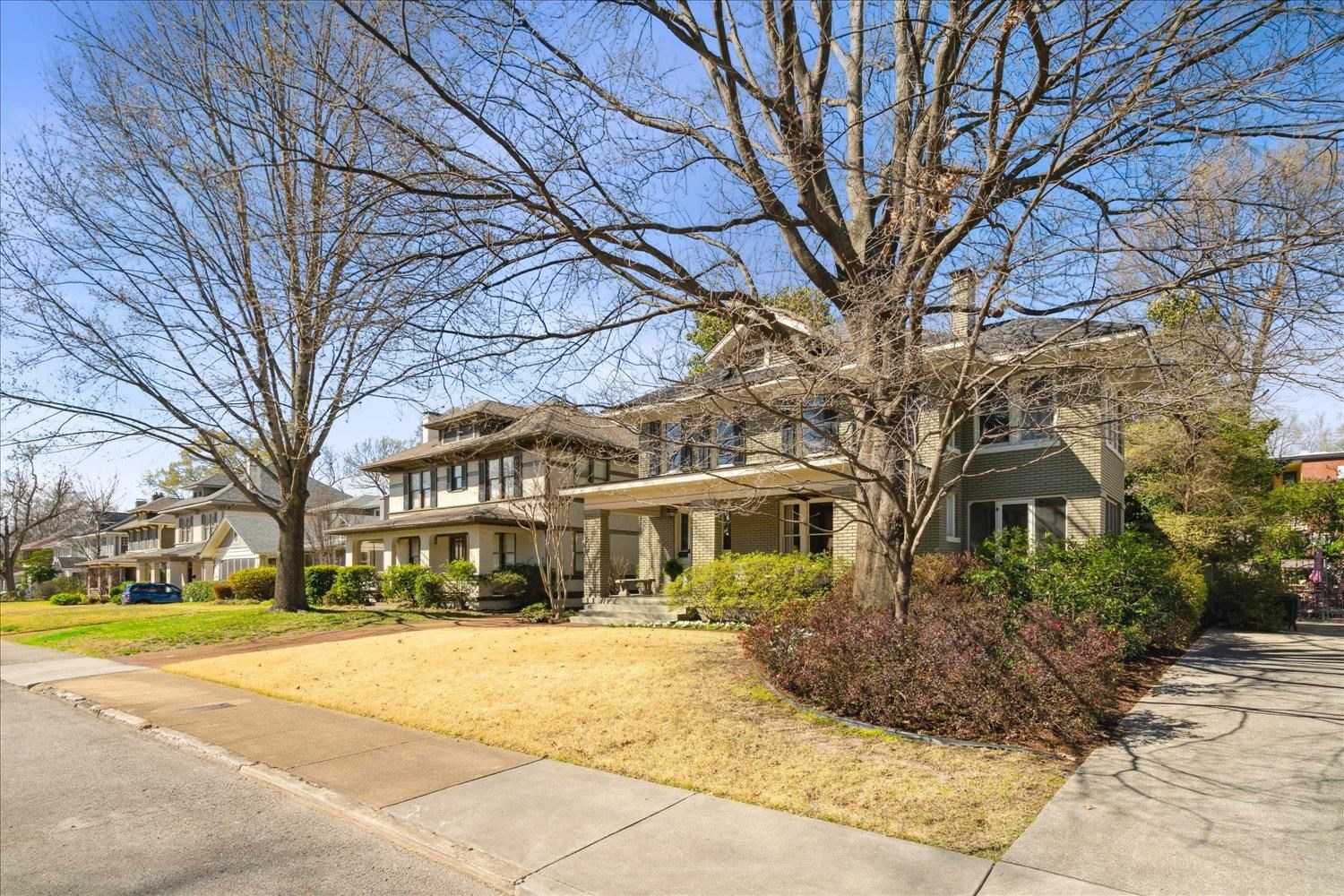 1776 CARR AVE
