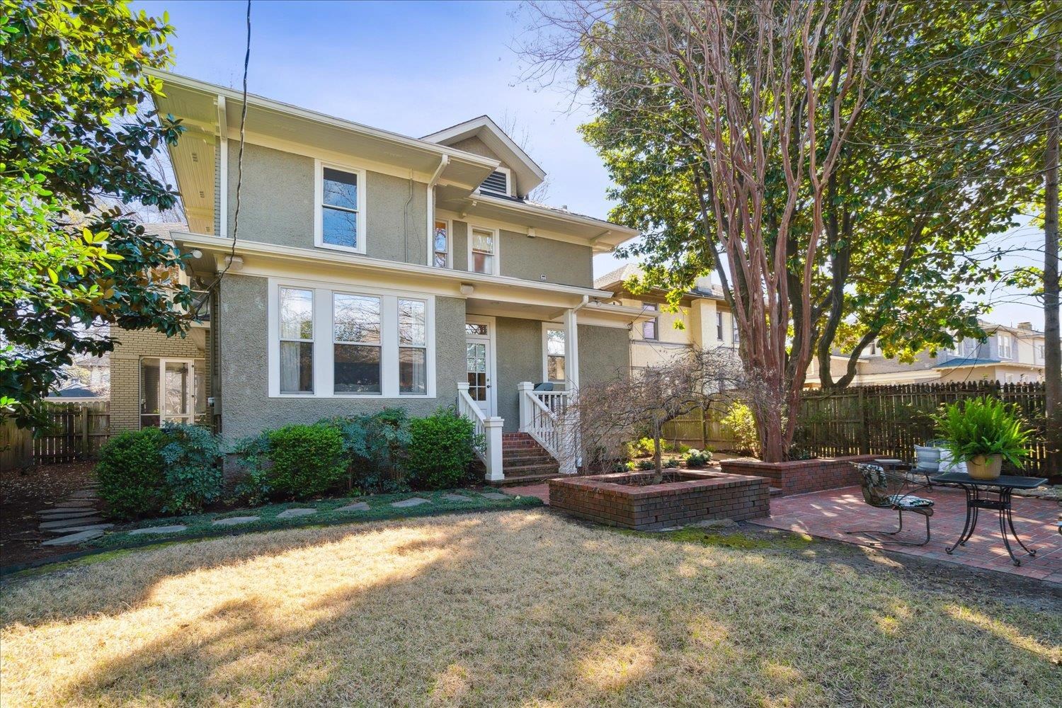 1776 CARR AVE