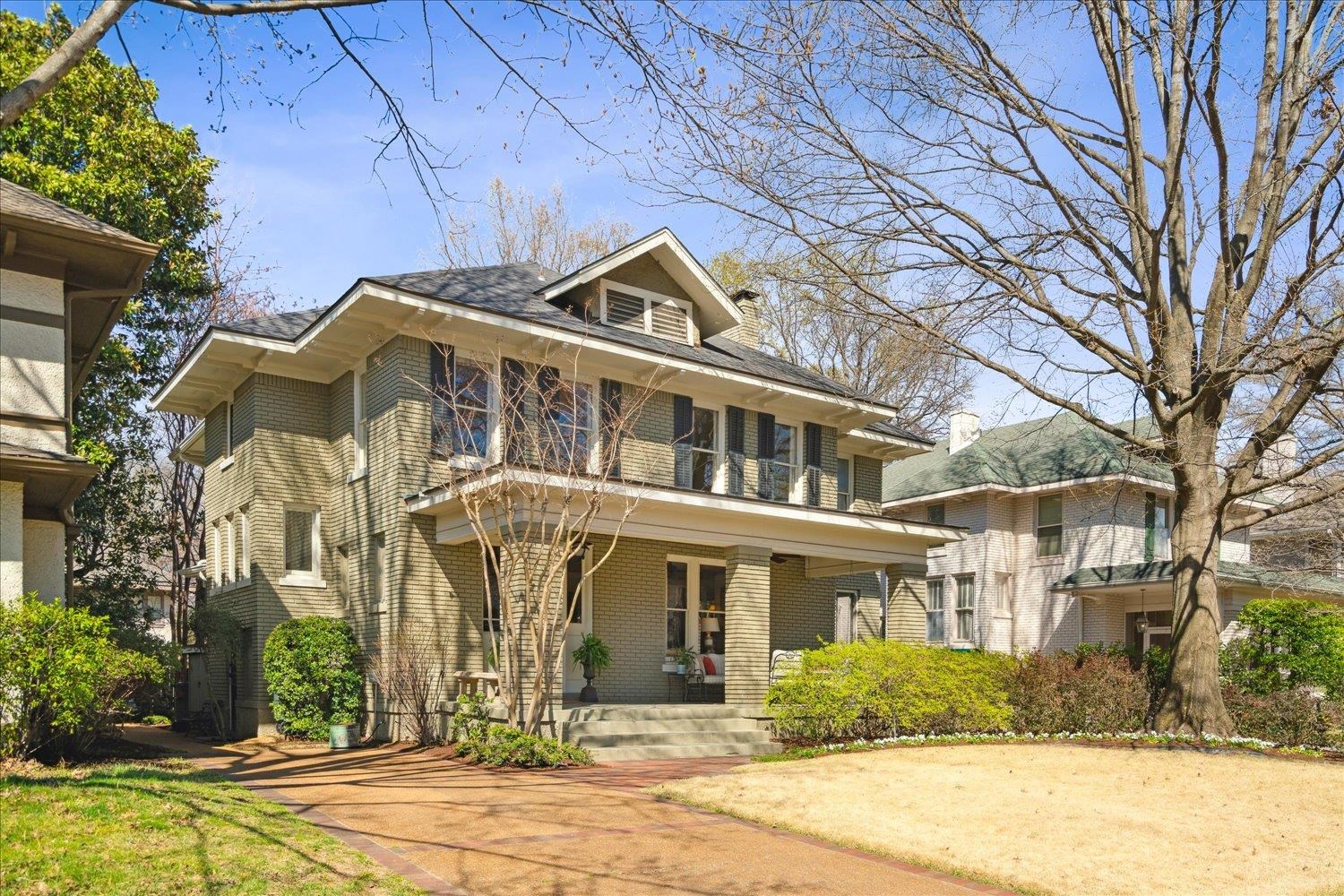 1776 CARR AVE