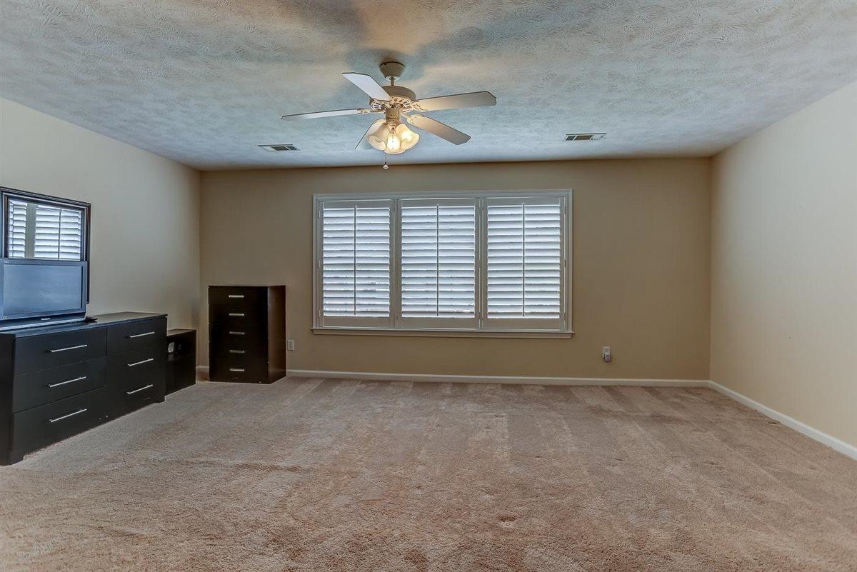 330 STEADMAN LN