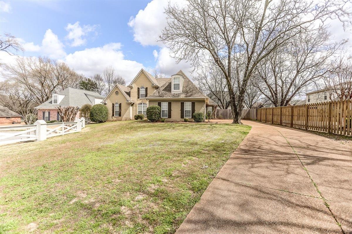 330 STEADMAN LN