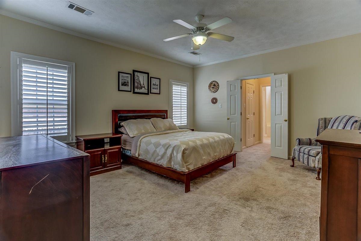 330 STEADMAN LN