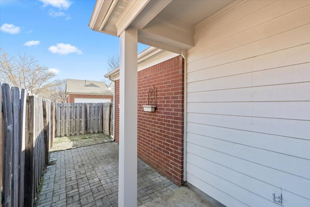 374 FOUNTAIN RIVER DR