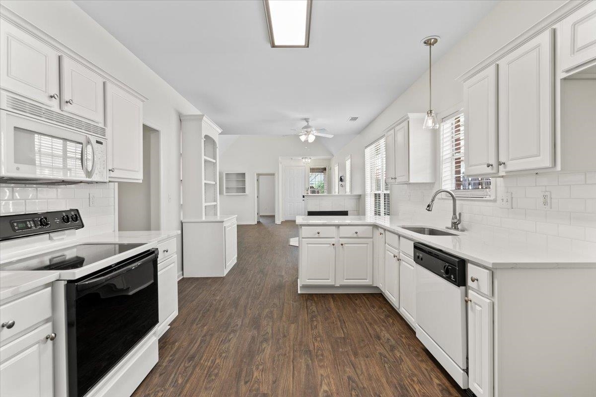 374 FOUNTAIN RIVER DR