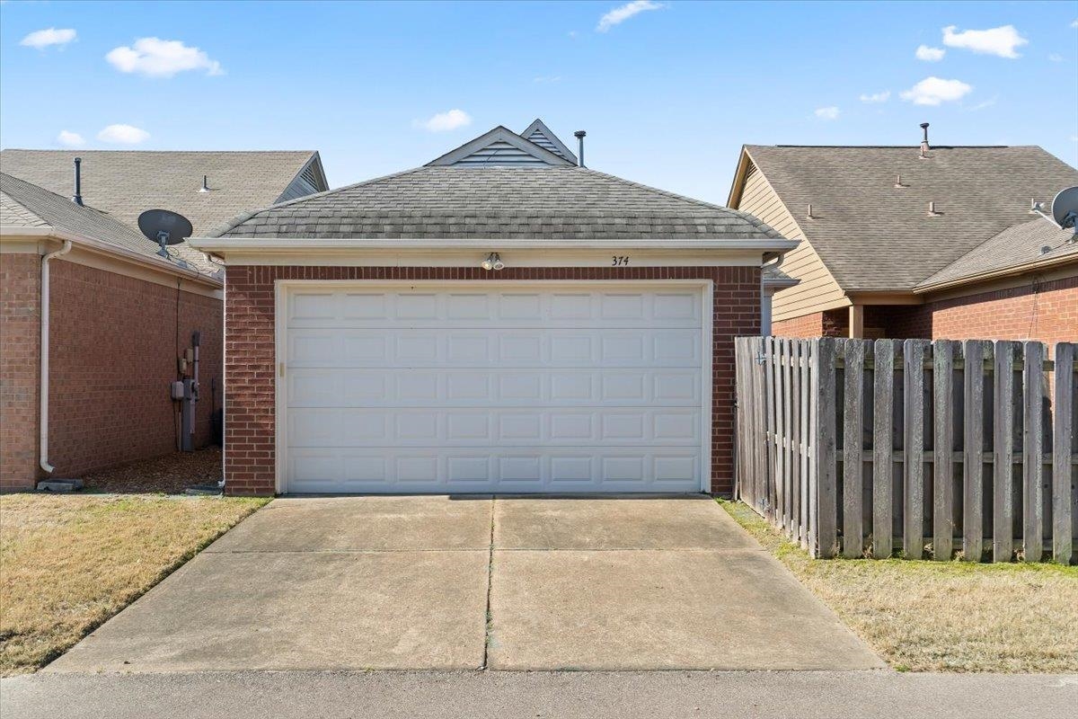 374 FOUNTAIN RIVER DR