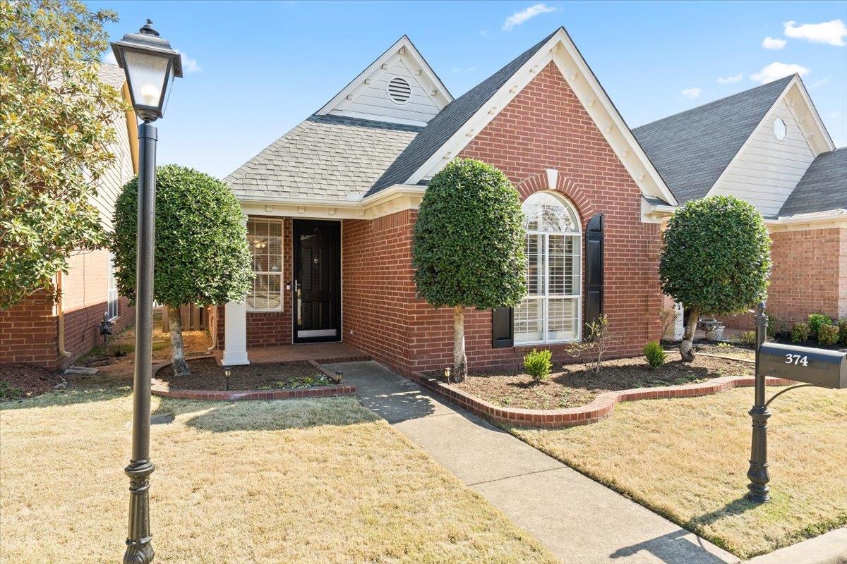 374 FOUNTAIN RIVER DR