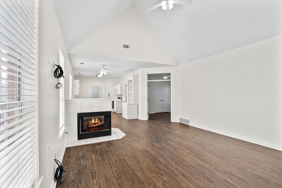 374 FOUNTAIN RIVER DR