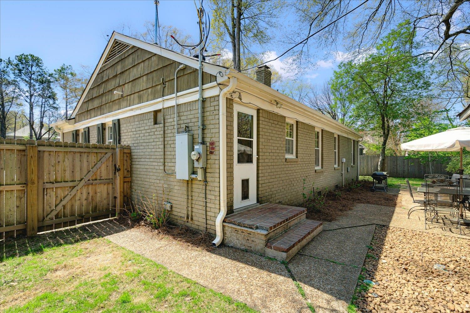 3576 SOUTHWOOD AVE