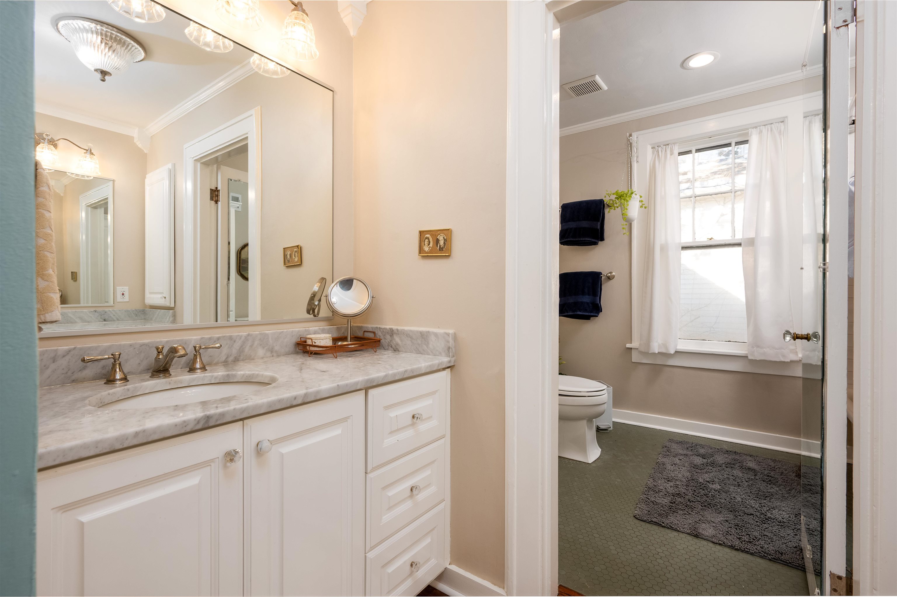 1553 EASTMORELAND AVE