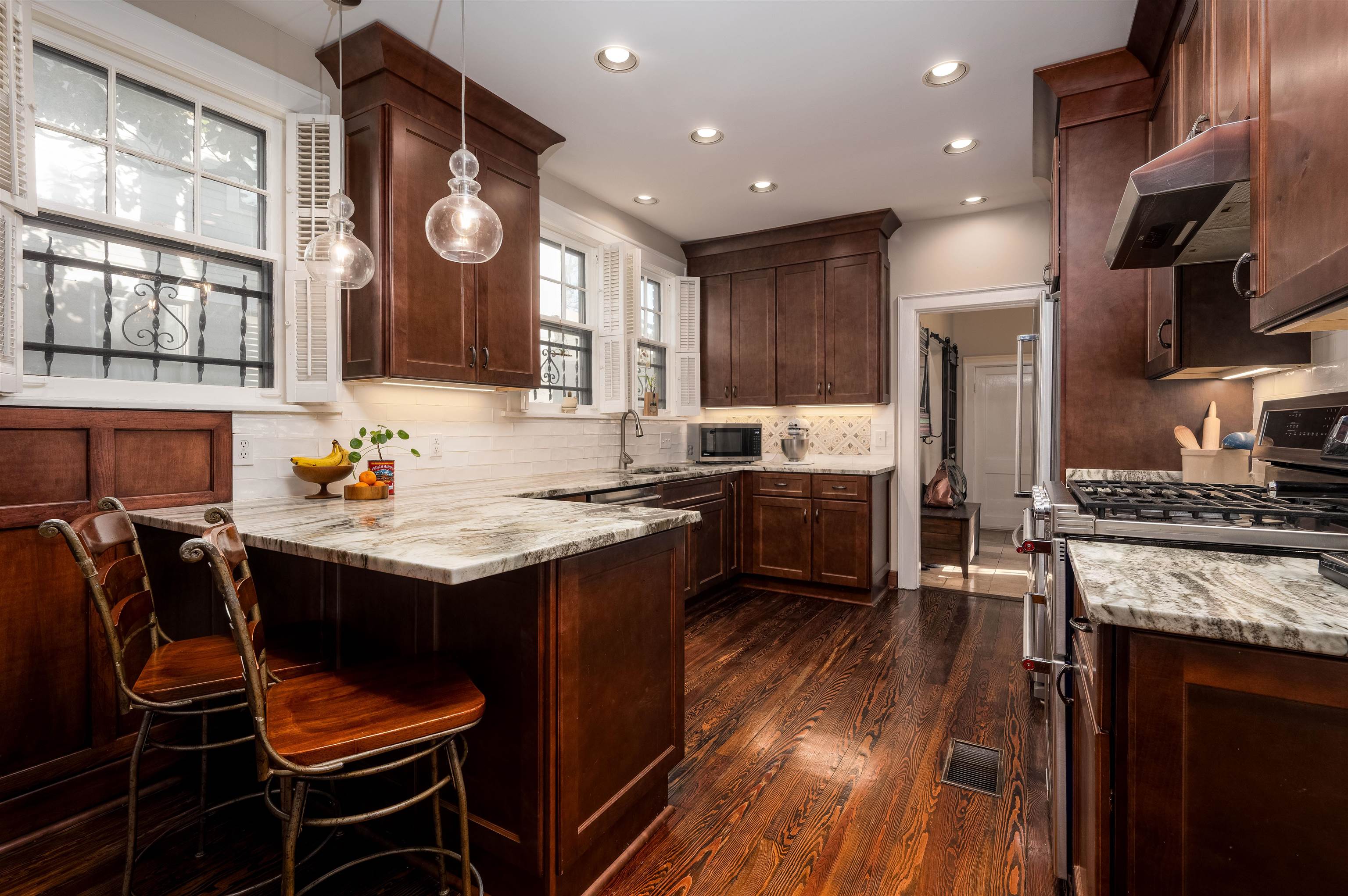 1553 EASTMORELAND AVE