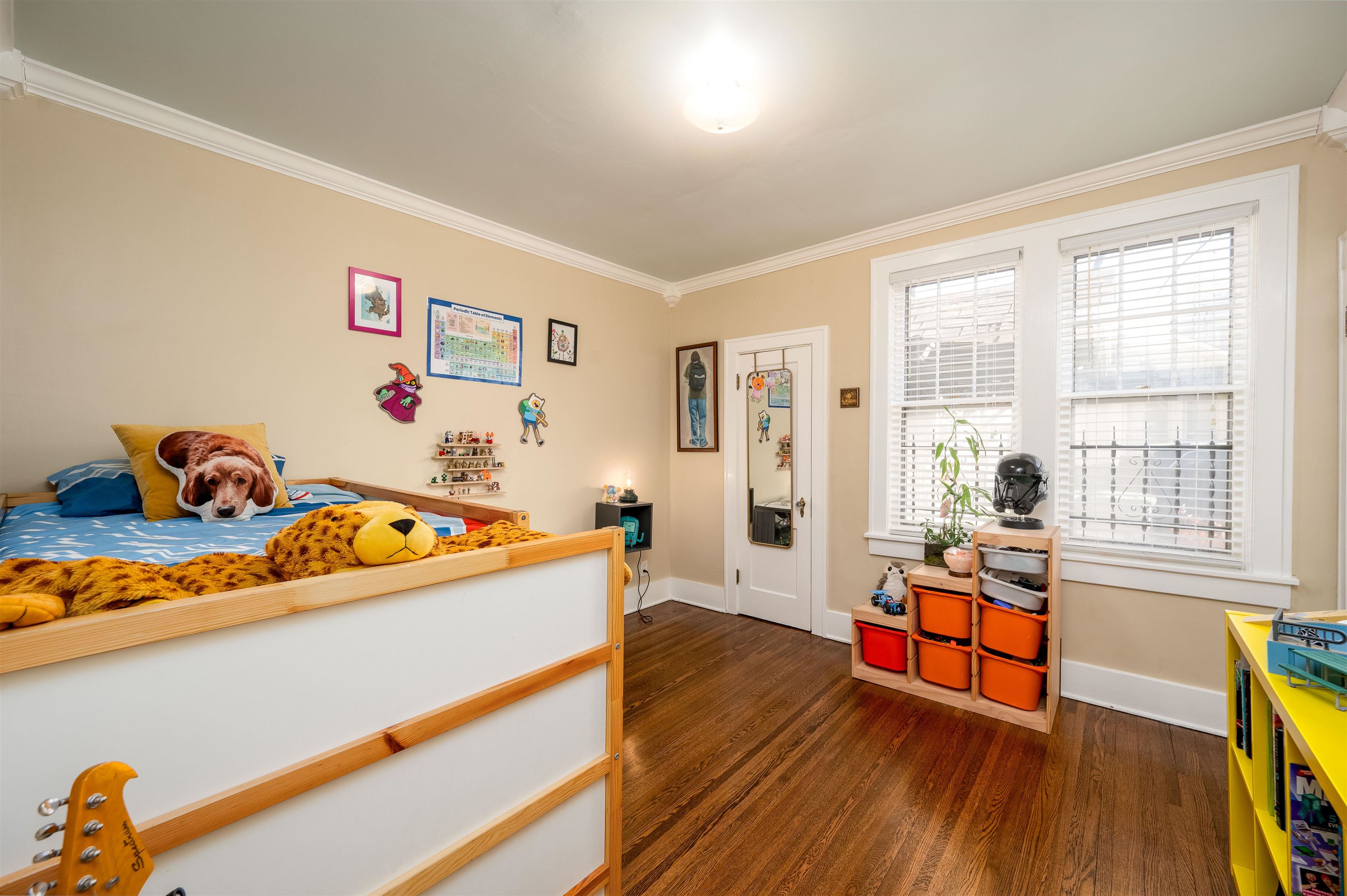 1553 EASTMORELAND AVE