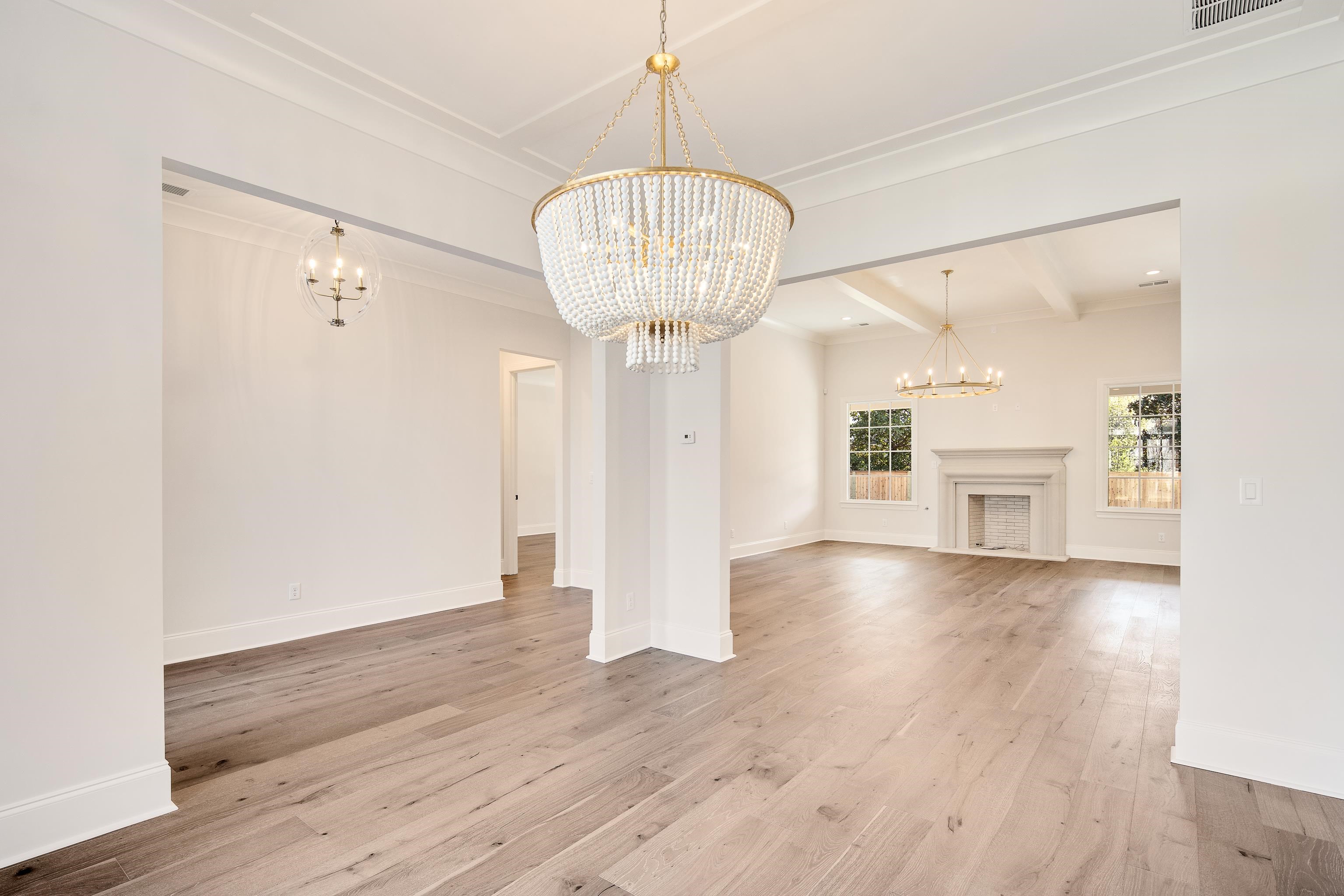 320 ANGELWOOD CIR E