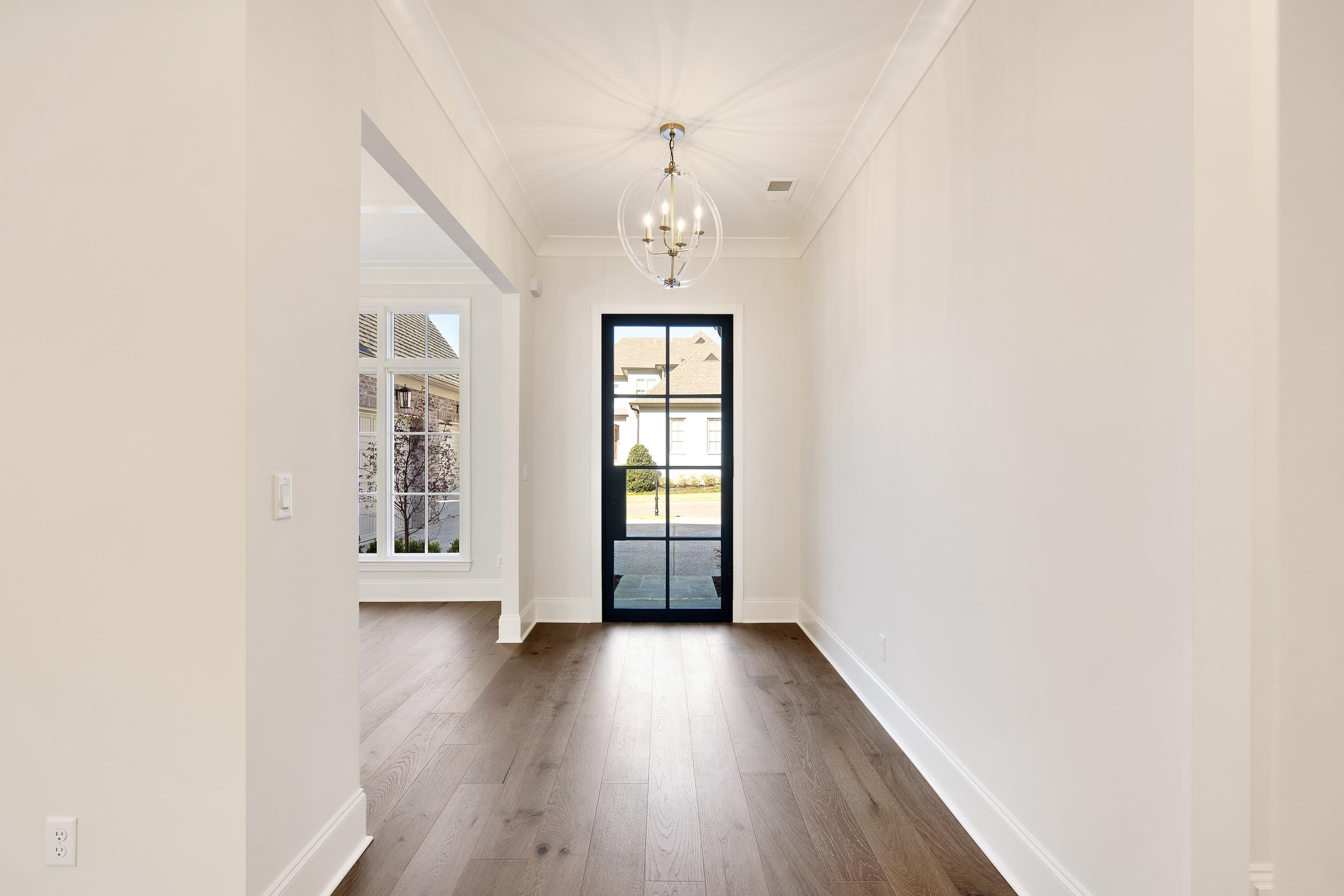 320 ANGELWOOD CIR E