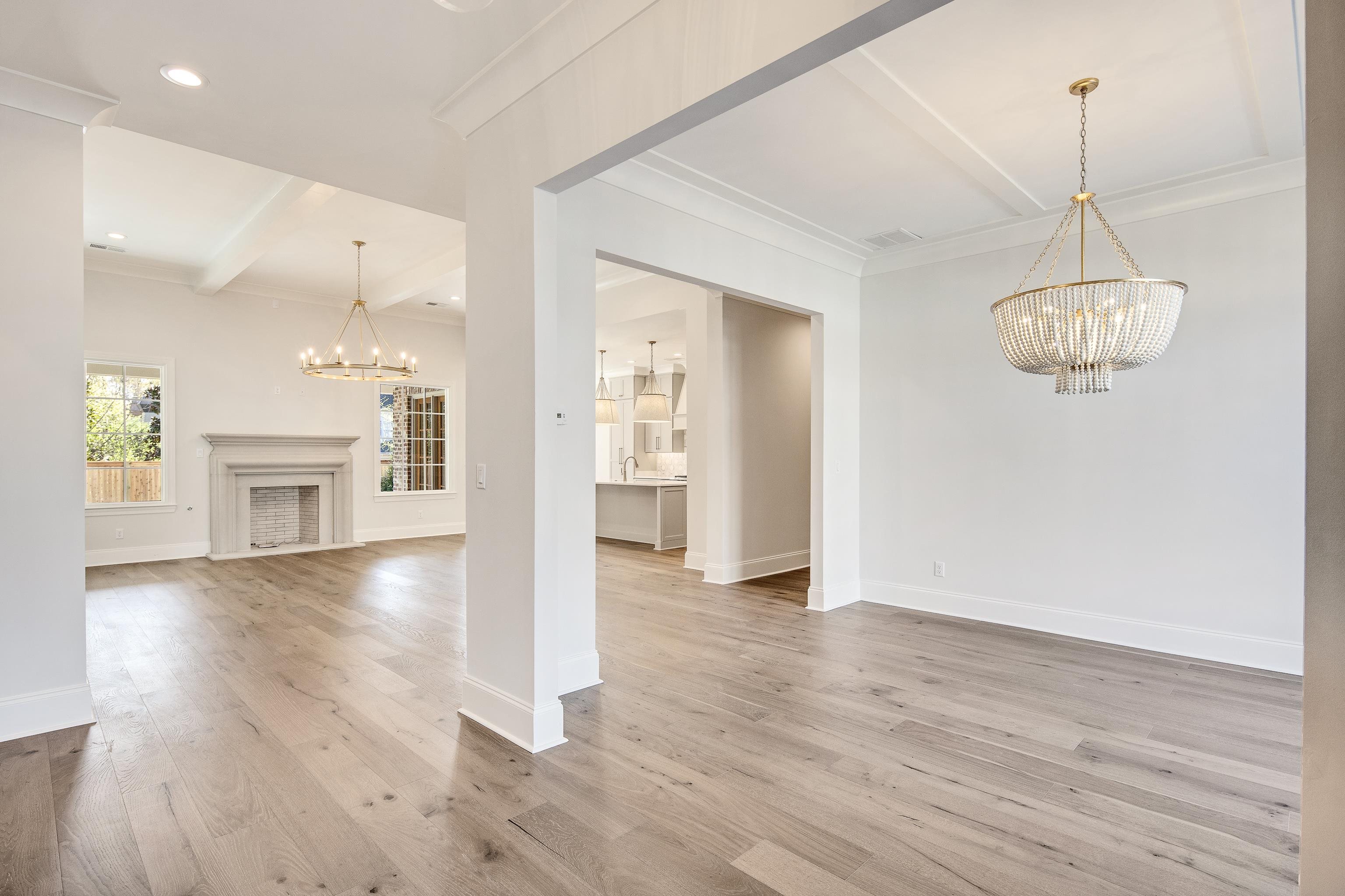 320 ANGELWOOD CIR E