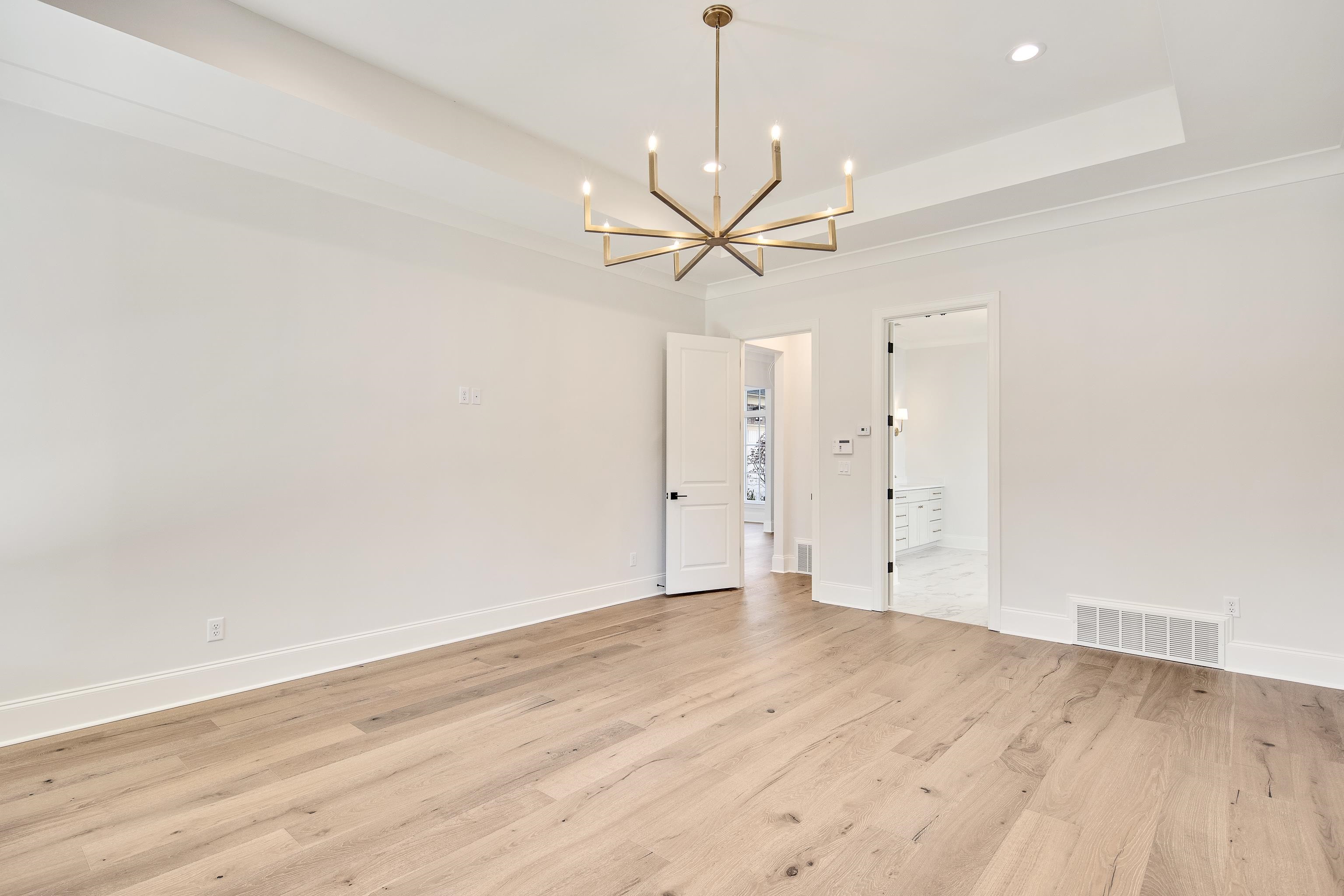320 ANGELWOOD CIR E