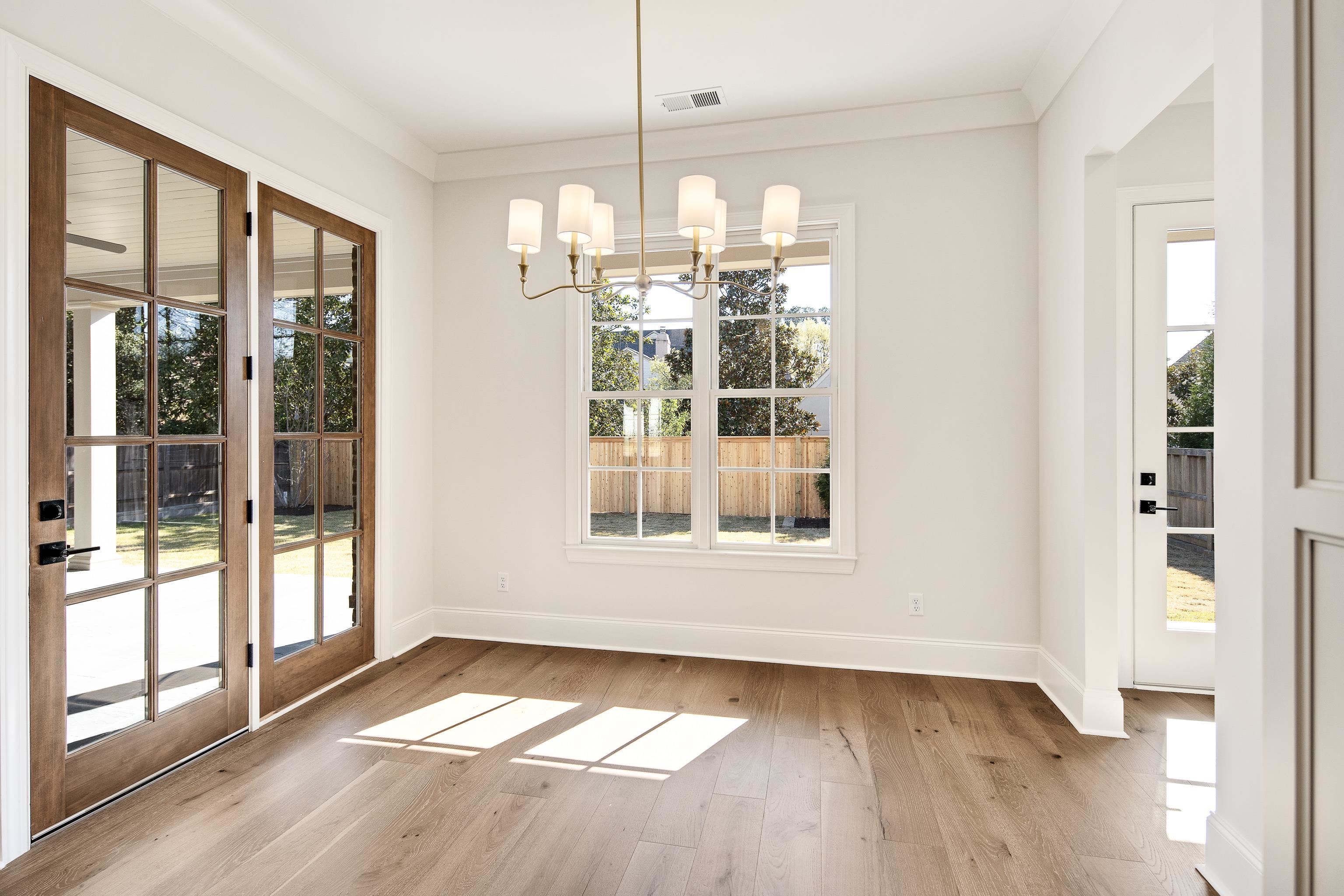 320 ANGELWOOD CIR E
