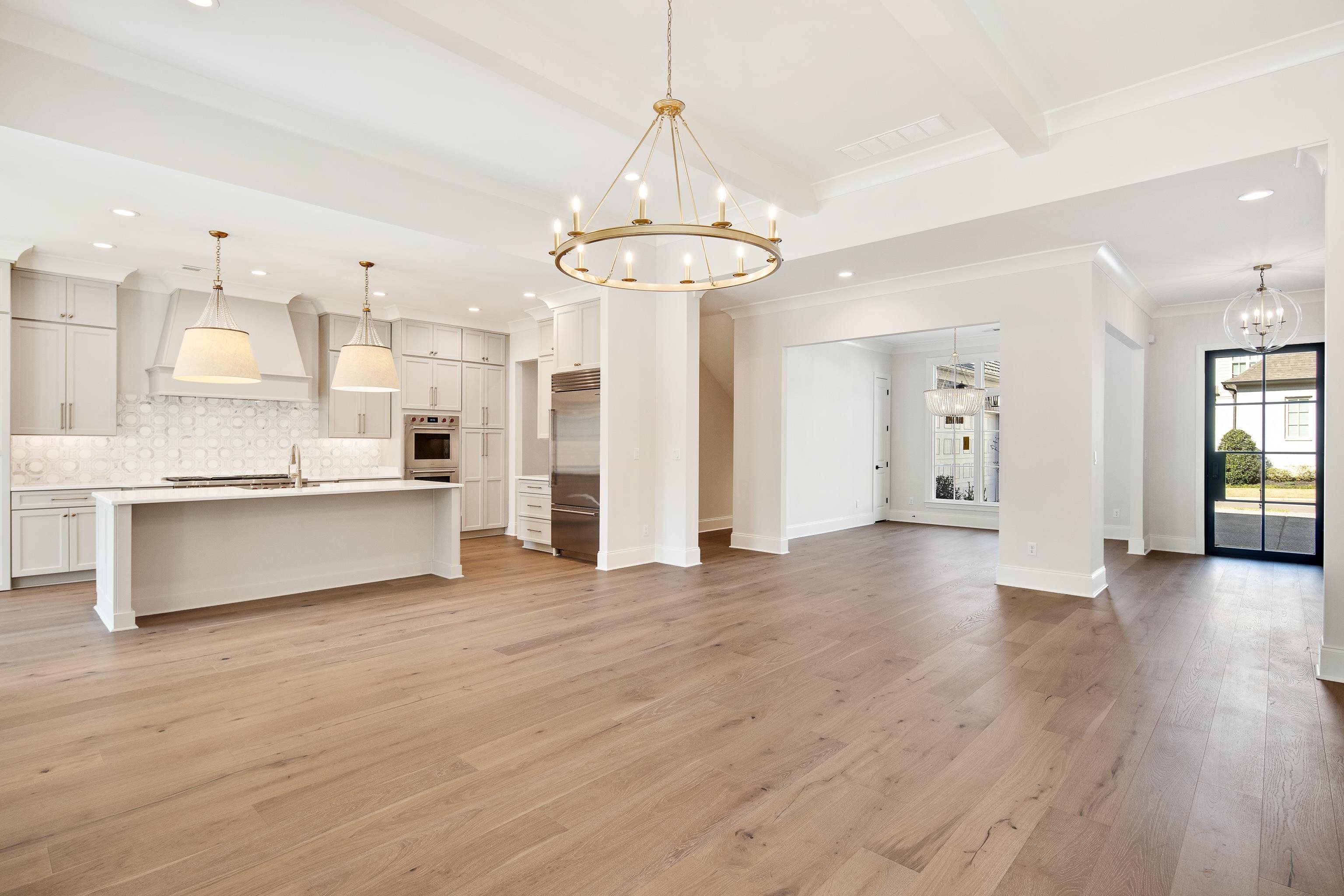 320 ANGELWOOD CIR E