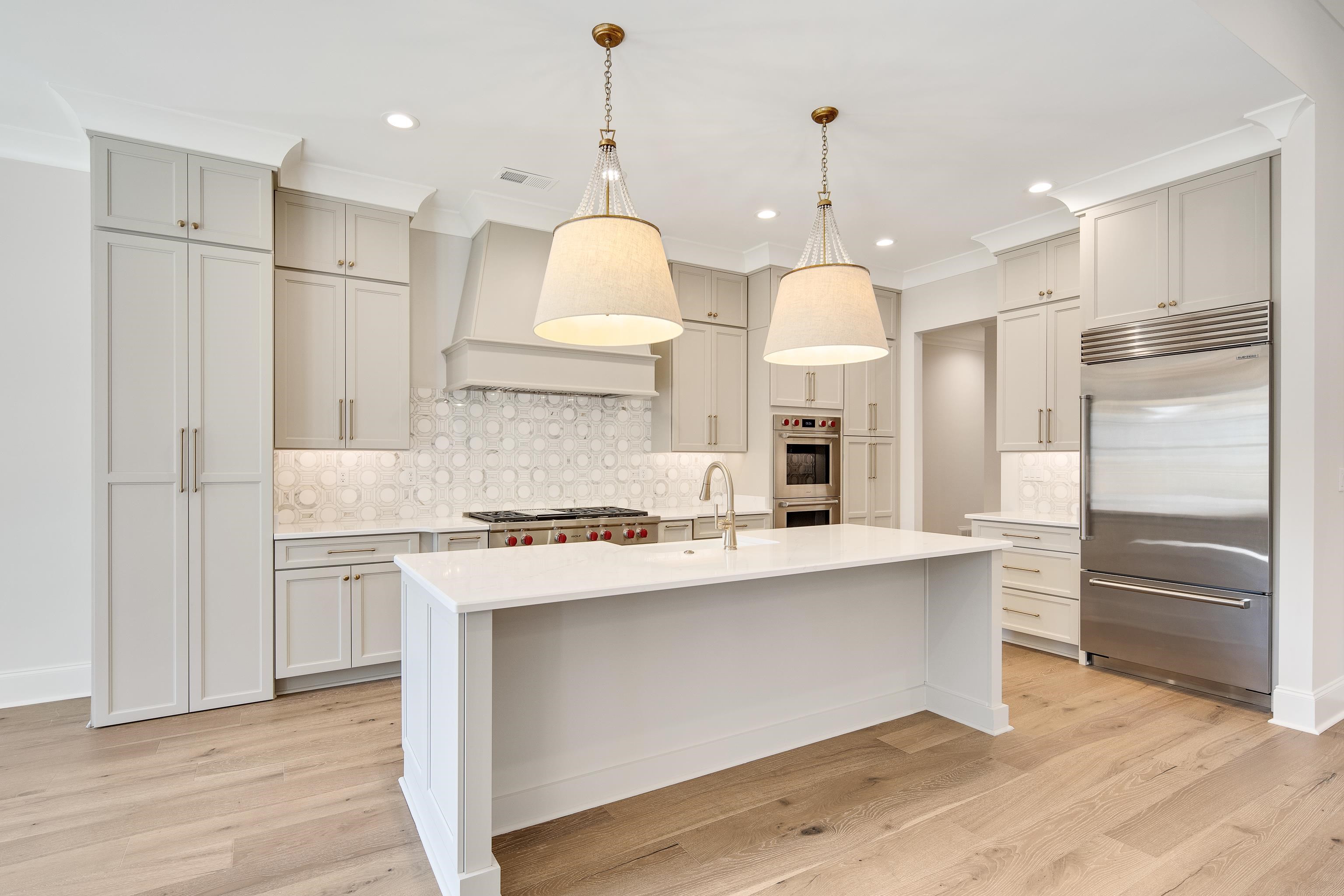 320 ANGELWOOD CIR E