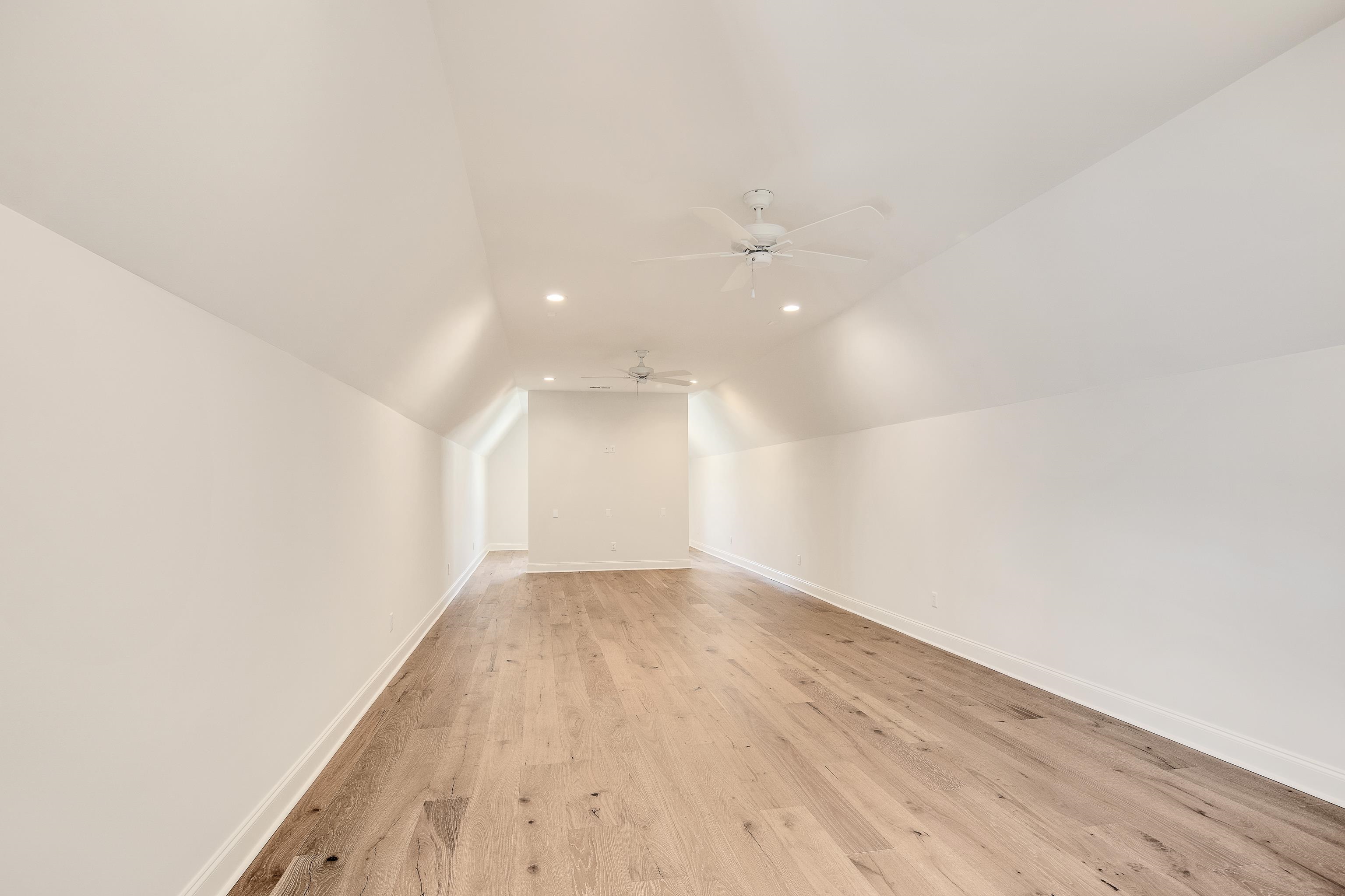 320 ANGELWOOD CIR E