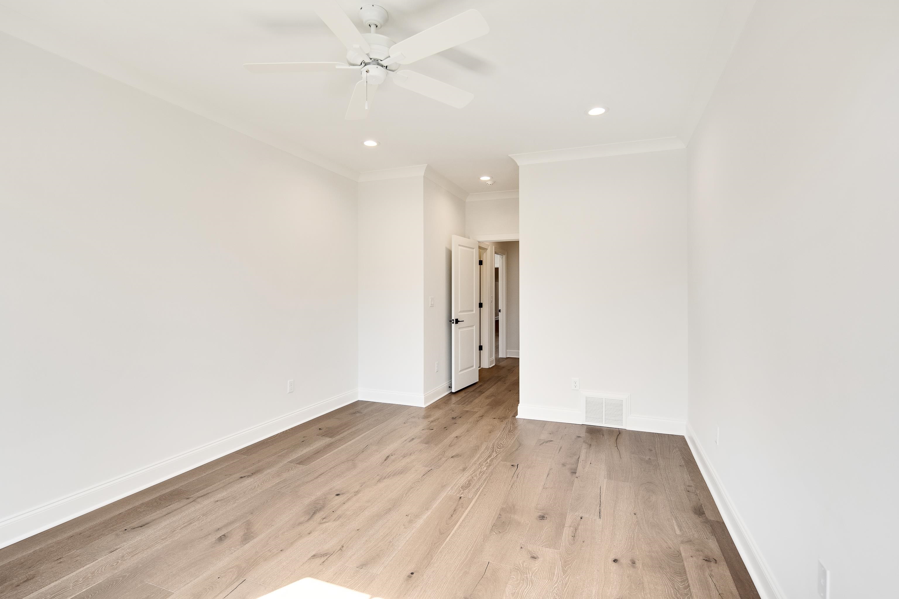 320 ANGELWOOD CIR E