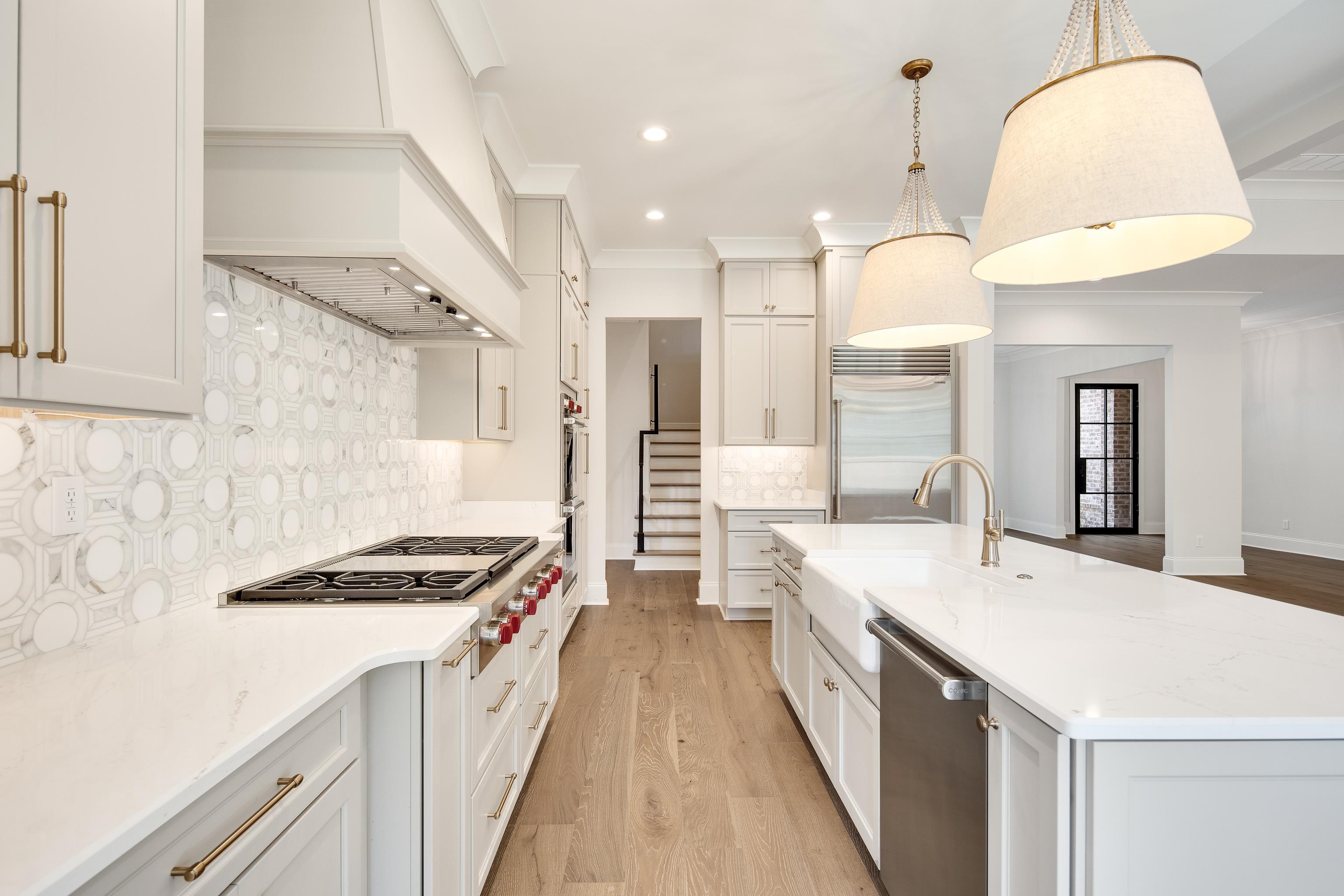 320 ANGELWOOD CIR E