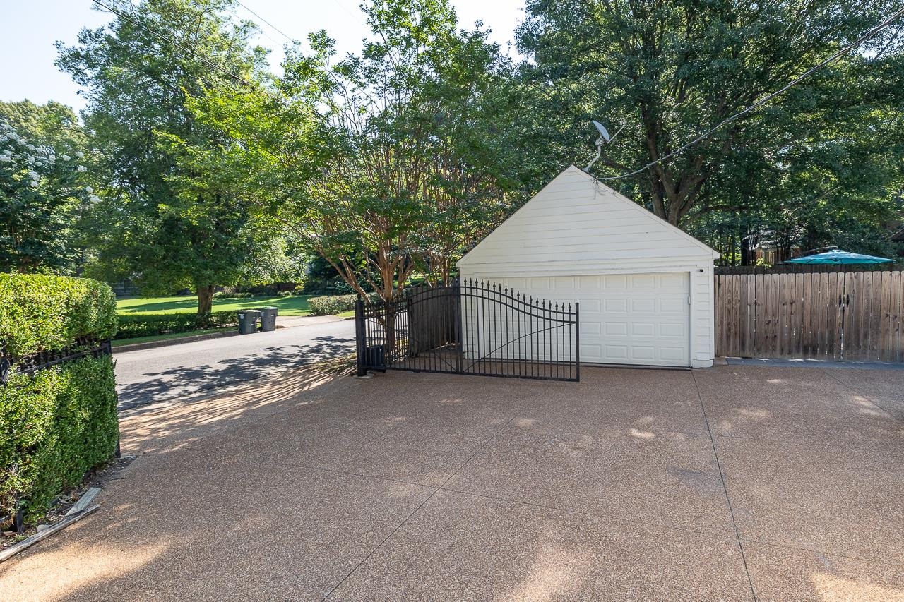404 S GOODLETT ST S