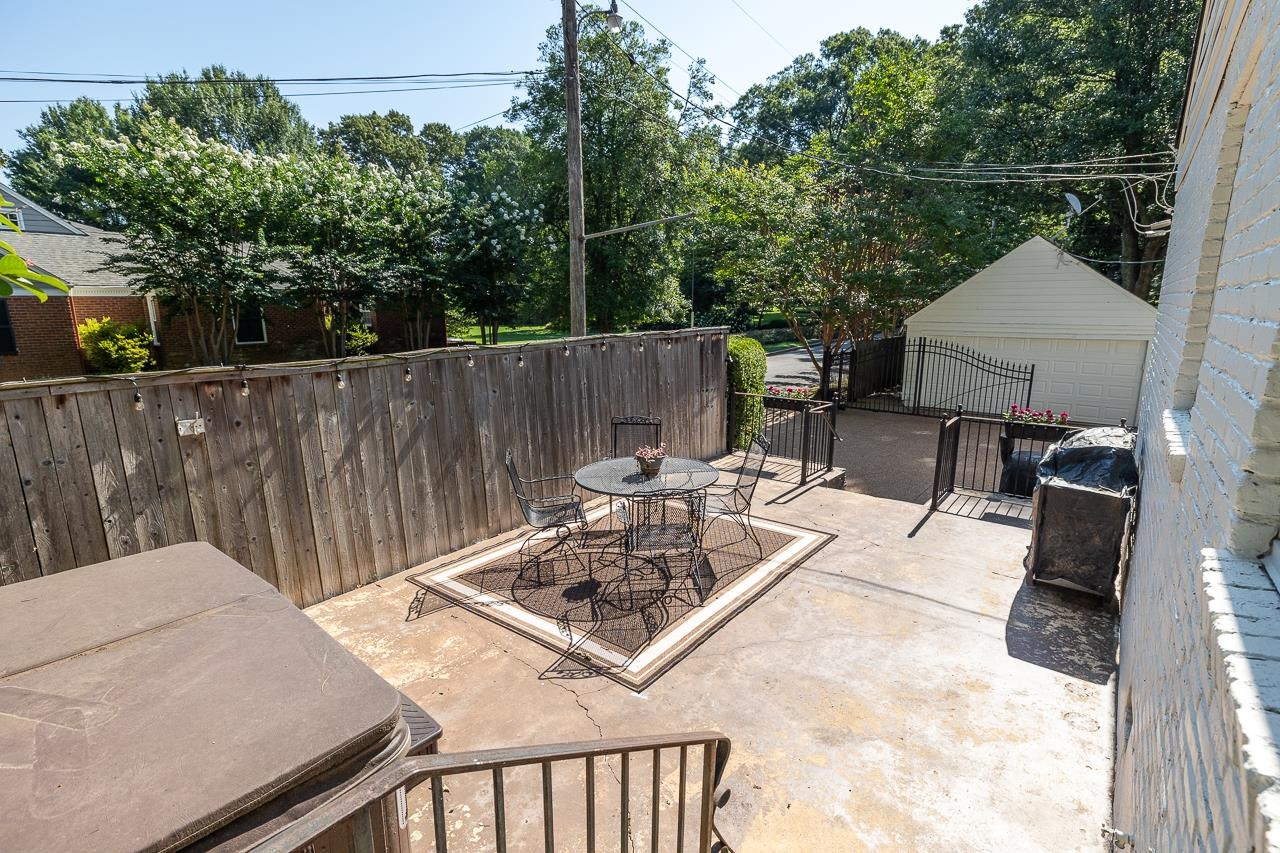 404 S GOODLETT ST S
